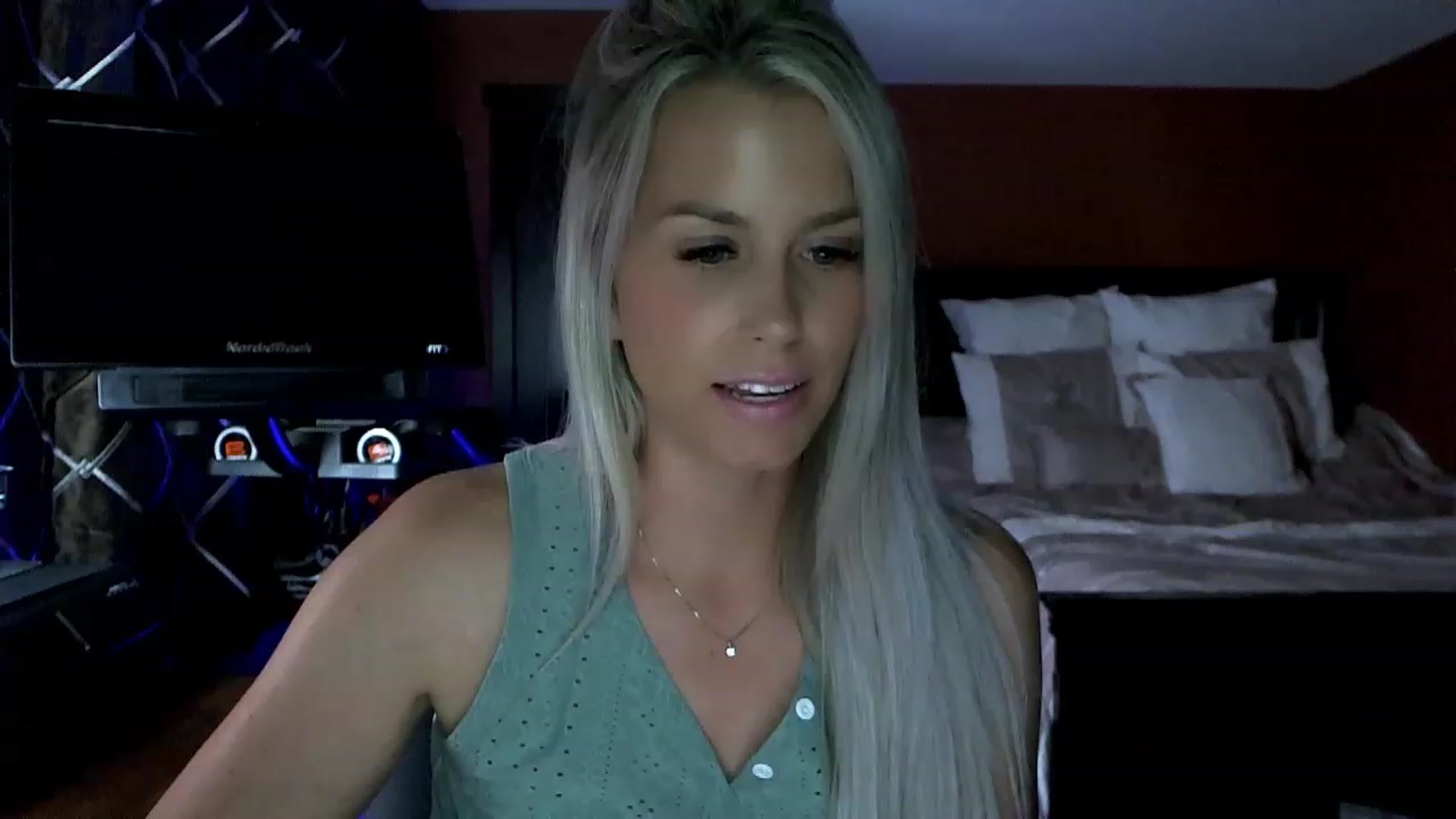 Gallery image thumbnail from Cora9's myfreecams stream on, 08/09/2023, 05:07 image 14 of 20