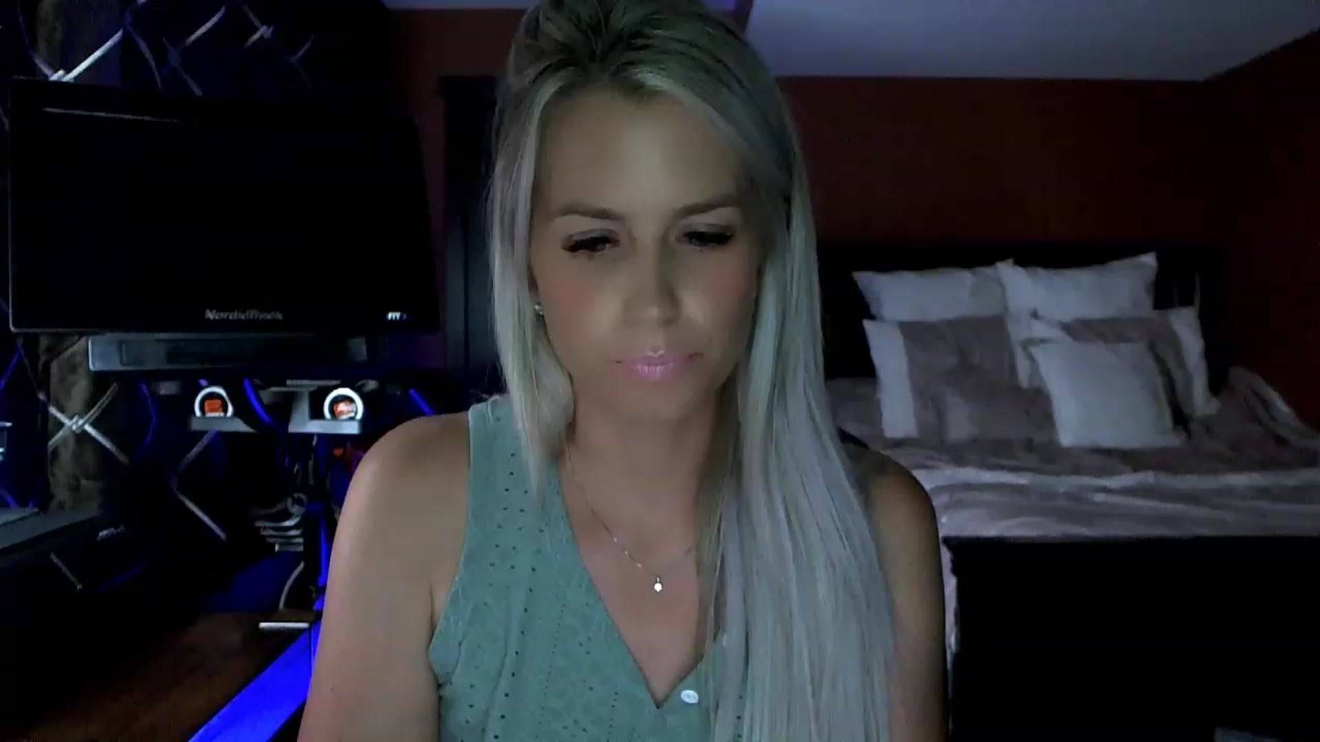 Gallery image thumbnail from Cora9's myfreecams stream on, 08/09/2023, 05:07 image 16 of 20