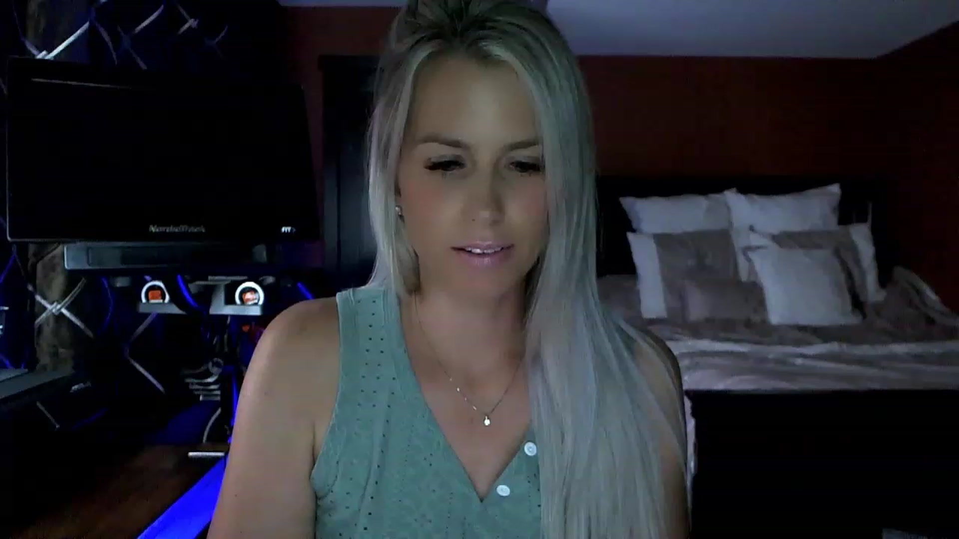 Gallery image thumbnail from Cora9's myfreecams stream on, 08/09/2023, 05:07 image 15 of 20