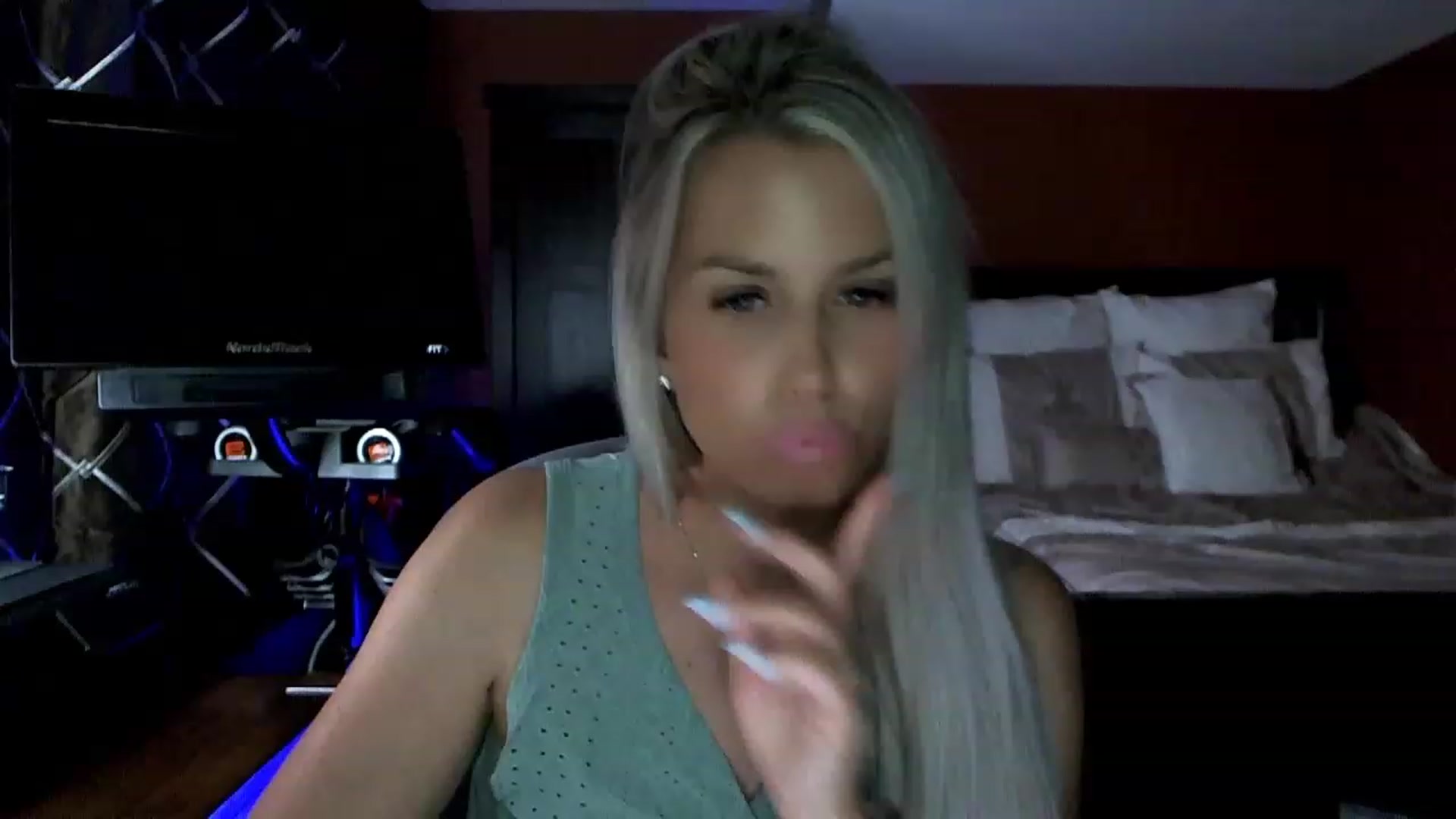 Gallery image thumbnail from Cora9's myfreecams stream on, 08/09/2023, 05:07 image 8 of 20