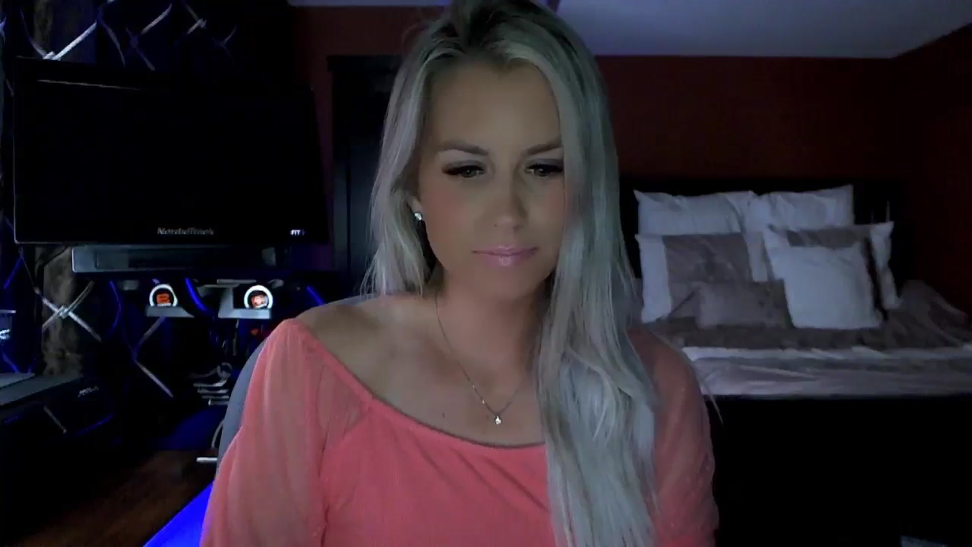 Gallery image thumbnail from Cora9's myfreecams stream on, 08/11/2023, 04:16 image 4 of 20