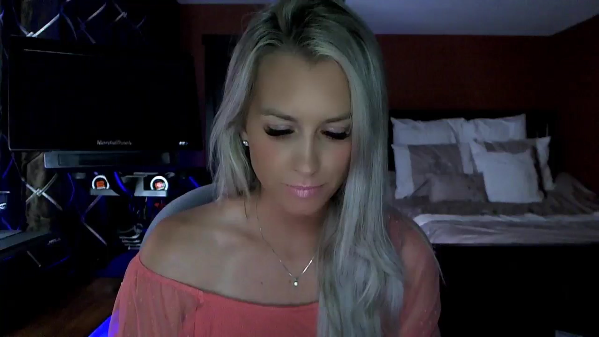Gallery image thumbnail from Cora9's myfreecams stream on, 08/11/2023, 04:16 image 6 of 20