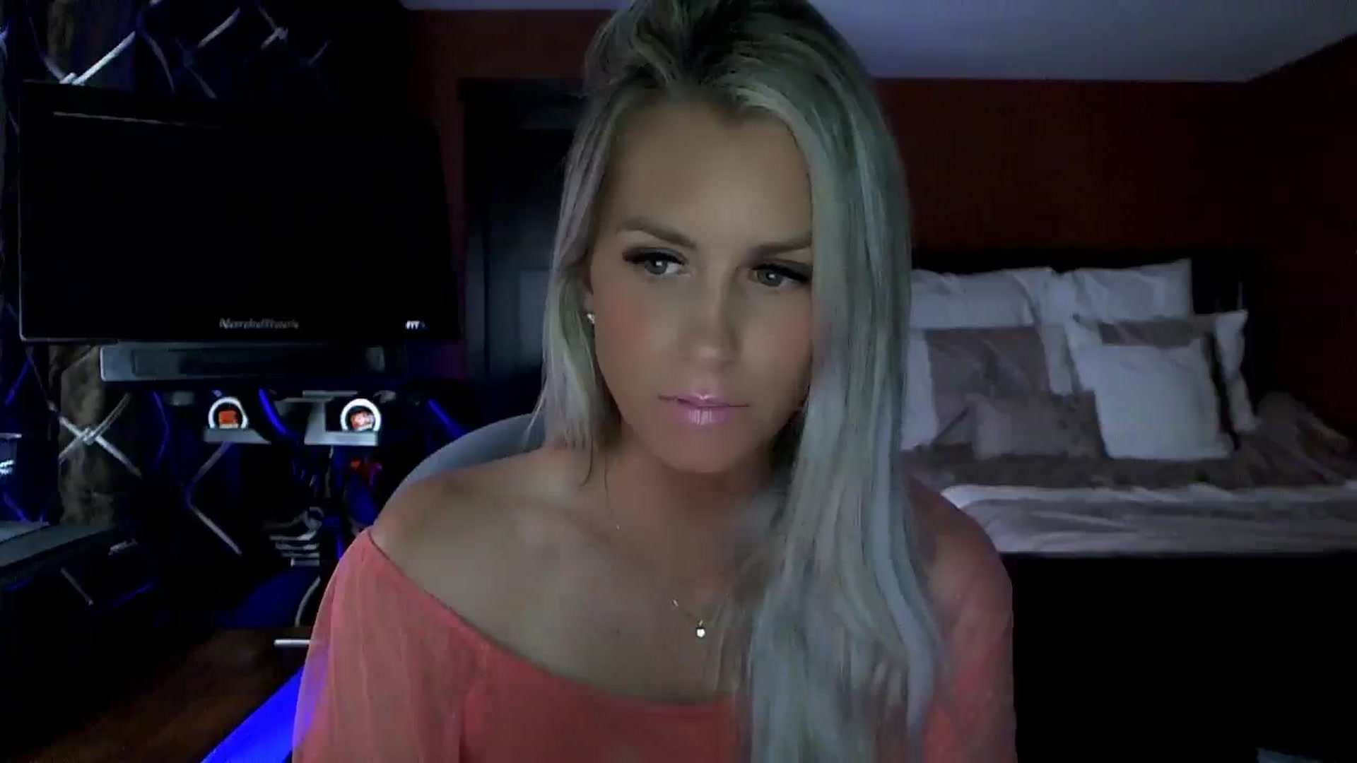 Gallery image thumbnail from Cora9's myfreecams stream on, 08/11/2023, 04:16 image 16 of 20