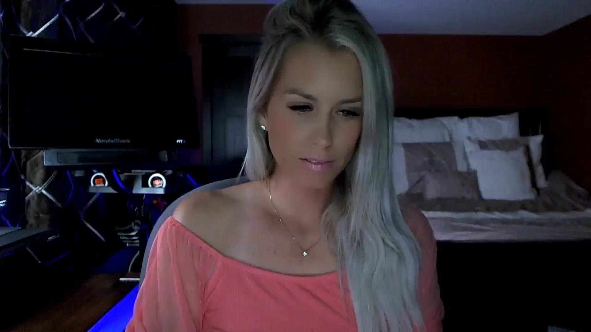 Gallery image thumbnail from Cora9's myfreecams stream on, 08/11/2023, 04:16 image 10 of 20