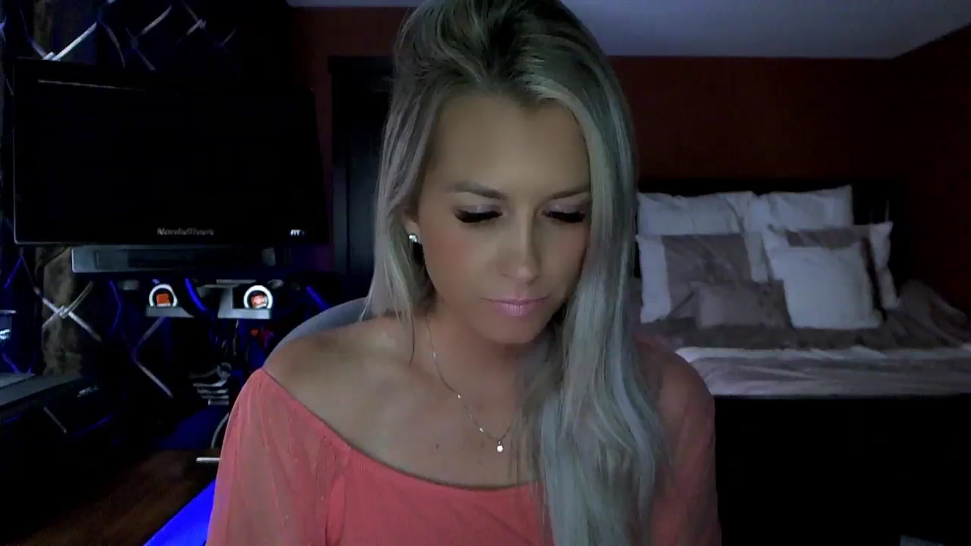 Gallery image thumbnail from Cora9's myfreecams stream on, 08/11/2023, 04:16 image 15 of 20