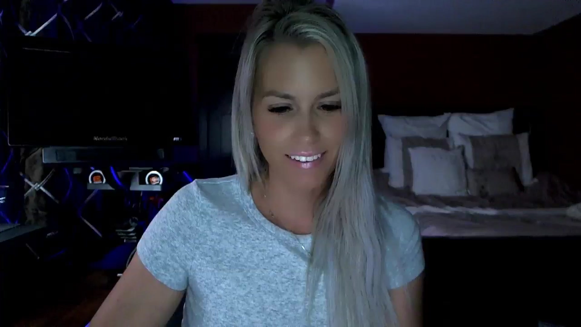 Gallery image thumbnail from Cora9's myfreecams stream on, 08/17/2023, 06:12 image 4 of 20