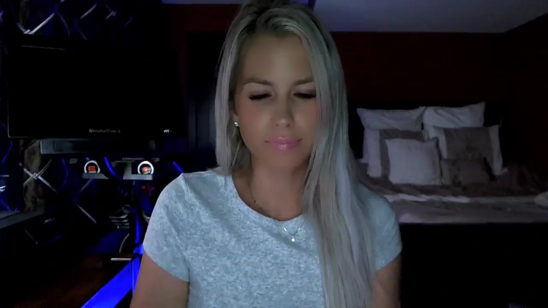 Gallery image thumbnail from Cora9's myfreecams stream on, 08/17/2023, 06:12 image 16 of 20