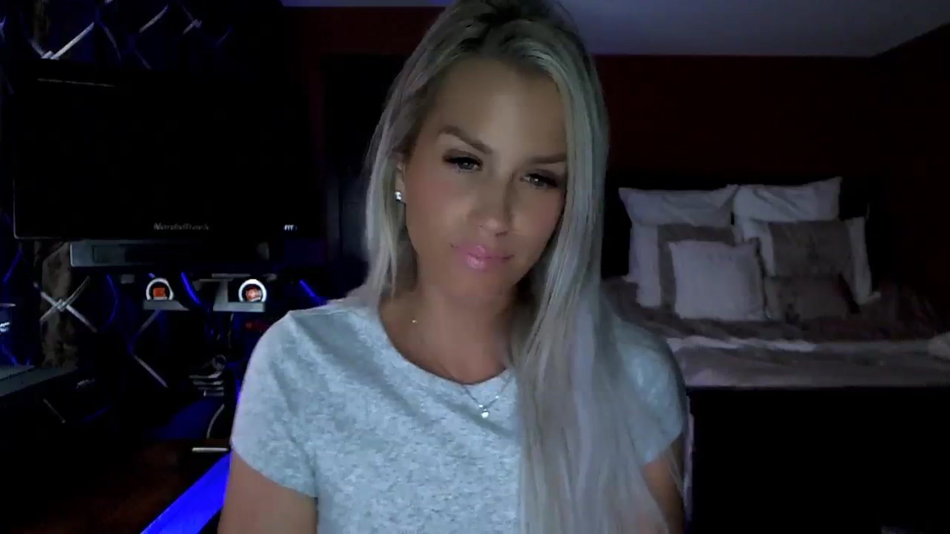 Gallery image thumbnail from Cora9's myfreecams stream on, 08/17/2023, 06:12 image 13 of 20