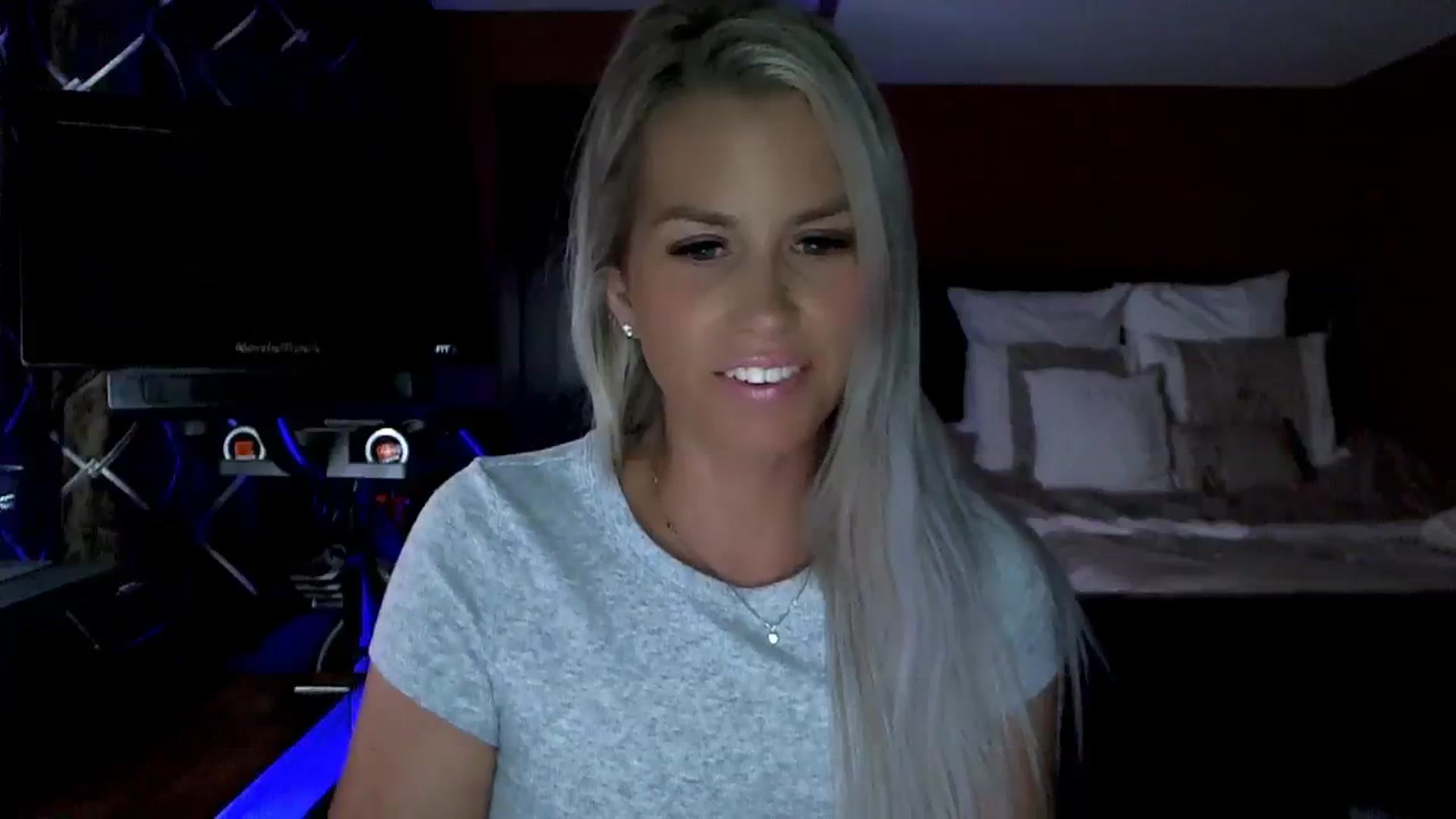 Gallery image thumbnail from Cora9's myfreecams stream on, 08/17/2023, 06:12 image 10 of 20