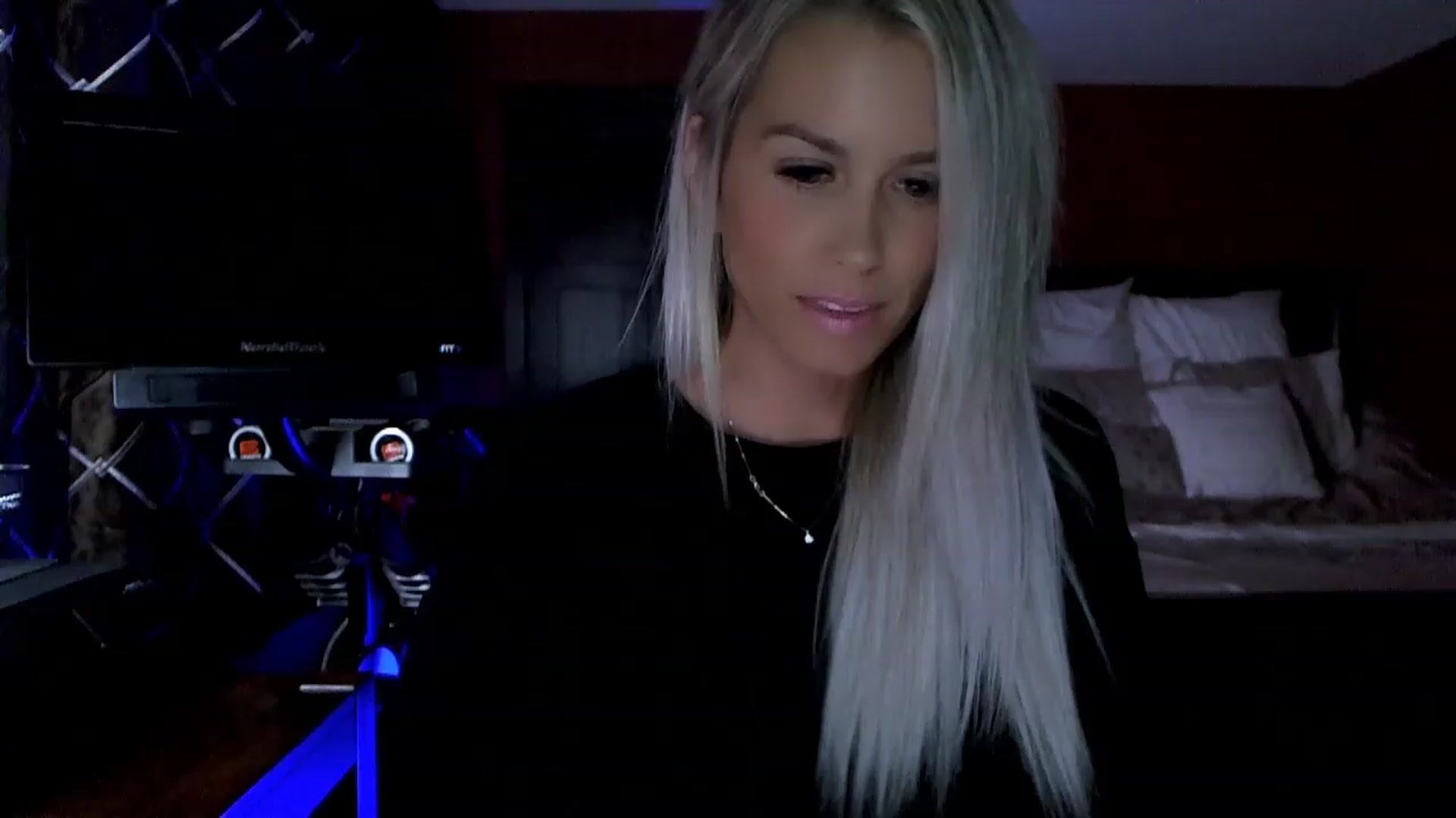 Gallery image thumbnail from Cora9's myfreecams stream on, 08/18/2023, 05:40 image 7 of 20