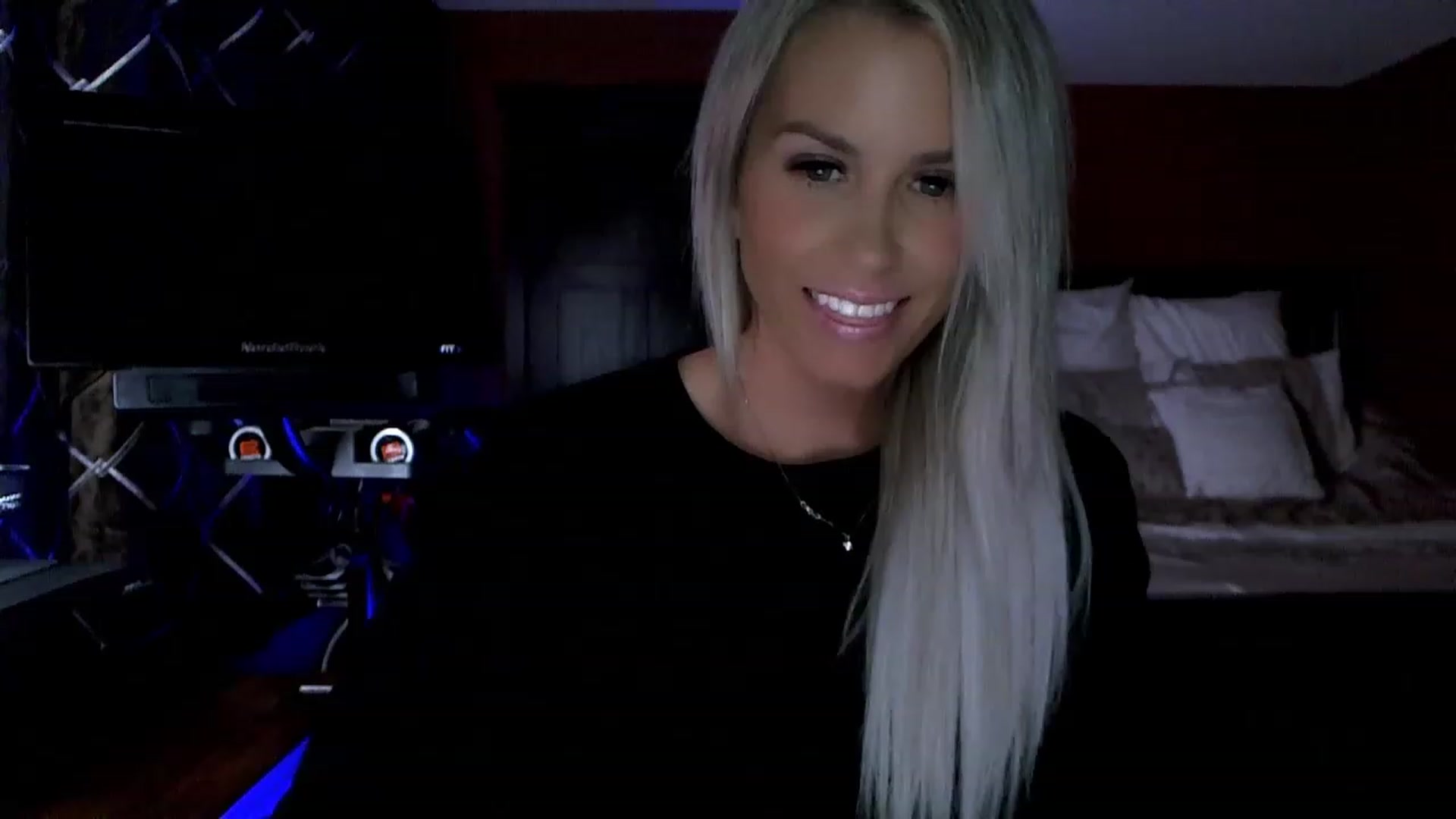 Gallery image thumbnail from Cora9's myfreecams stream on, 08/18/2023, 05:40 image 18 of 20