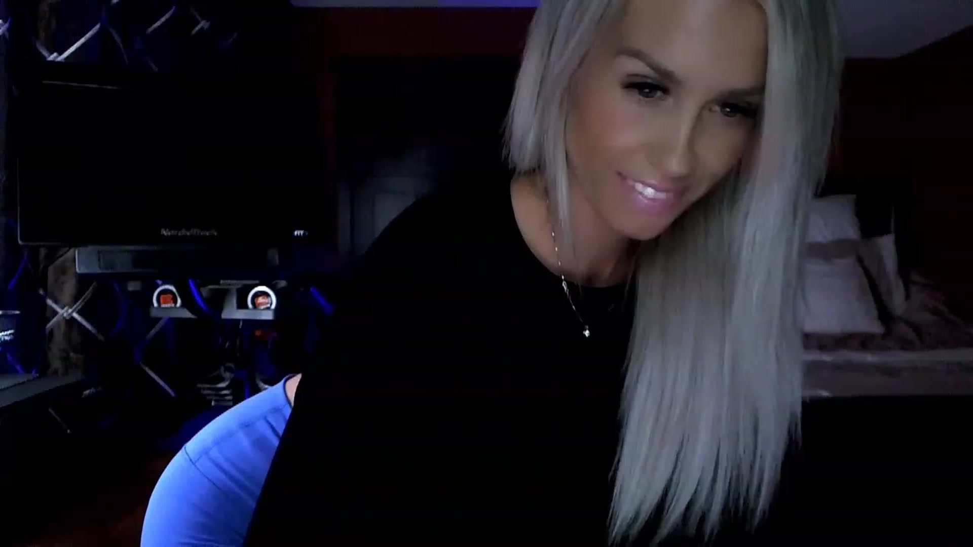 Gallery image thumbnail from Cora9's myfreecams stream on, 08/18/2023, 05:40 image 2 of 20