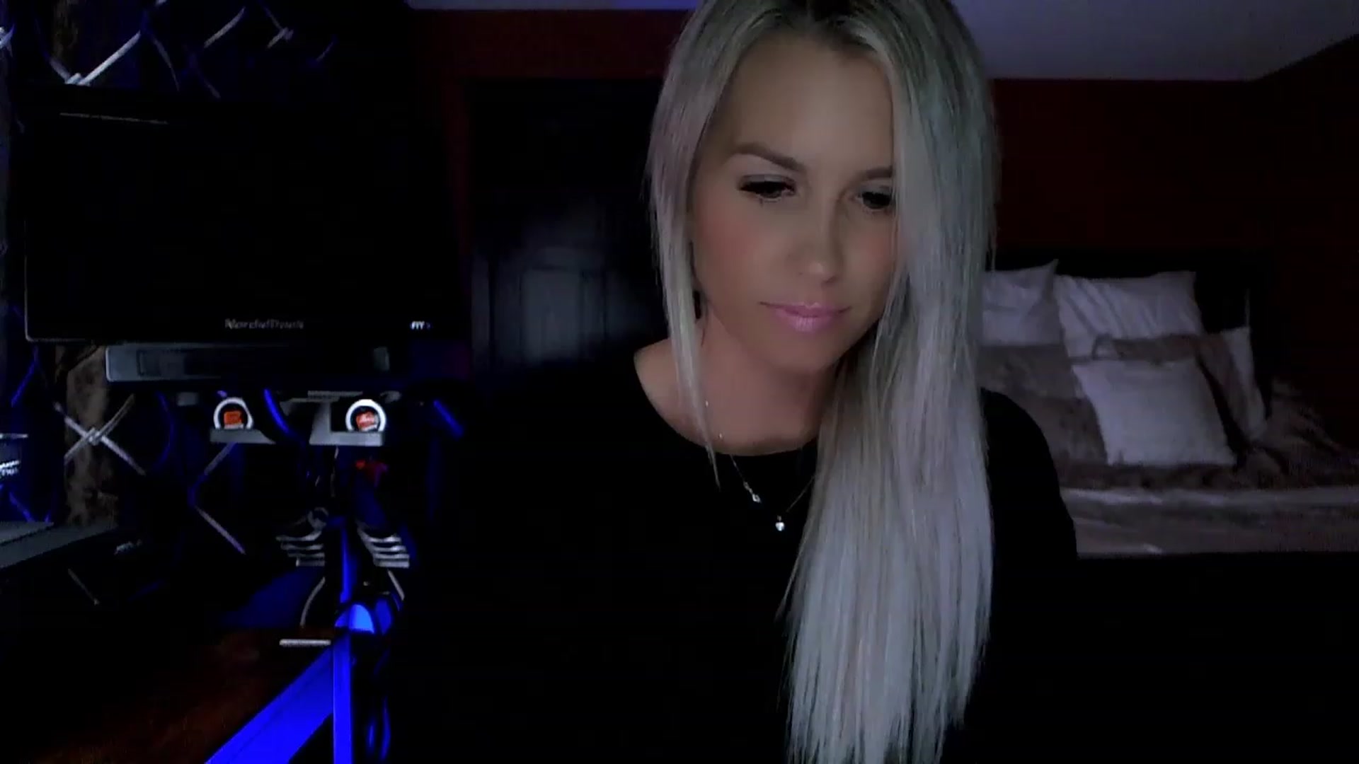 Gallery image thumbnail from Cora9's myfreecams stream on, 08/18/2023, 05:40 image 19 of 20