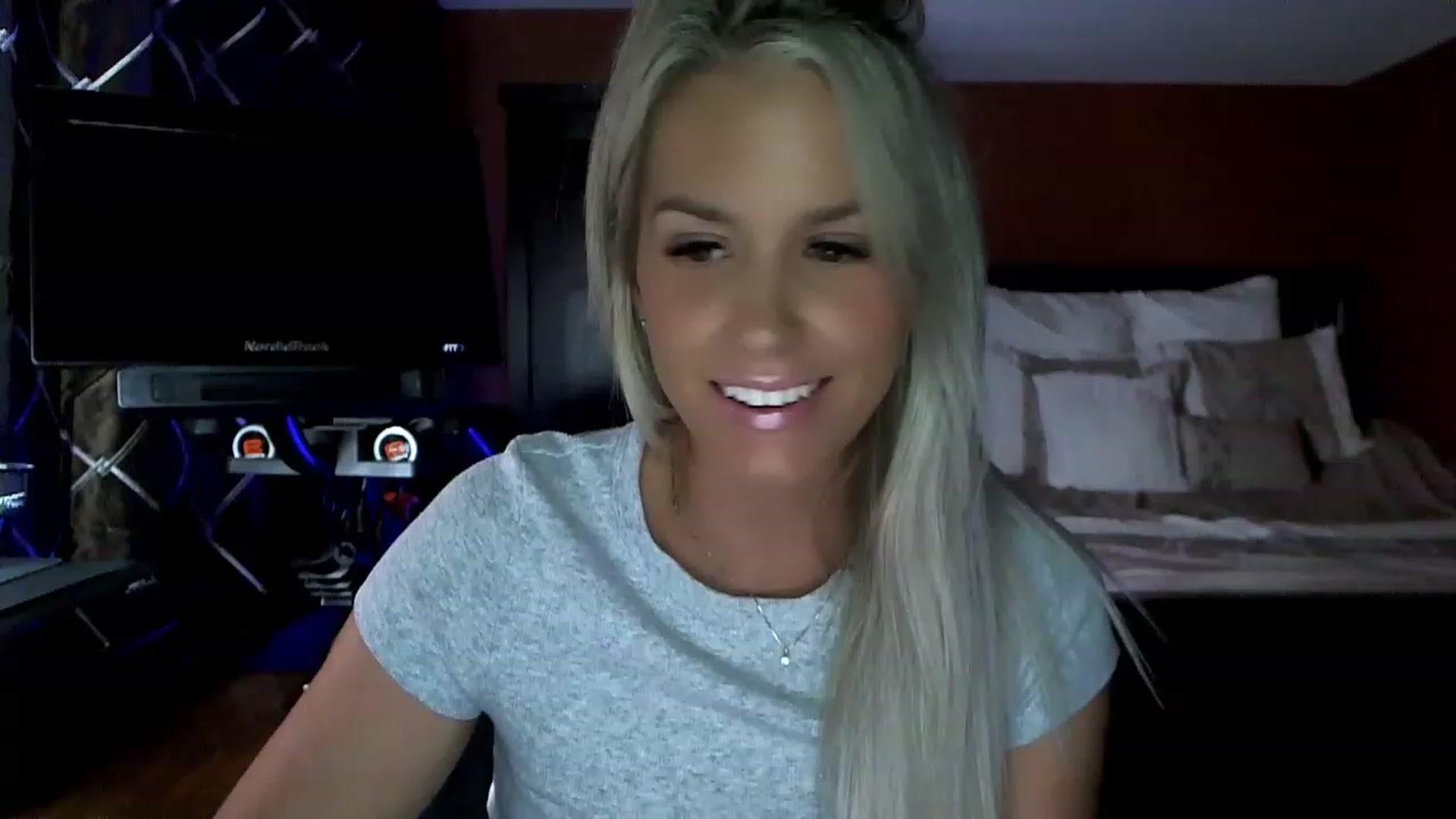 Gallery image thumbnail from Cora9's myfreecams stream on, 08/23/2023, 05:54 image 9 of 20