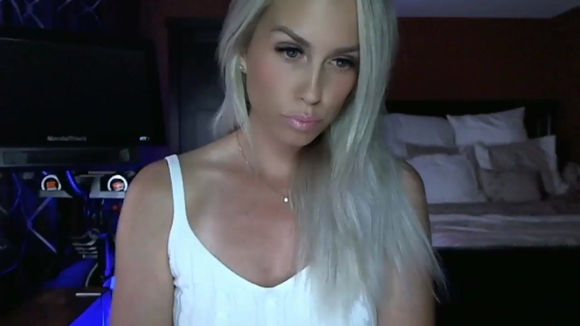 Gallery image thumbnail from Cora9's myfreecams stream on, 08/24/2023, 04:59 image 9 of 20