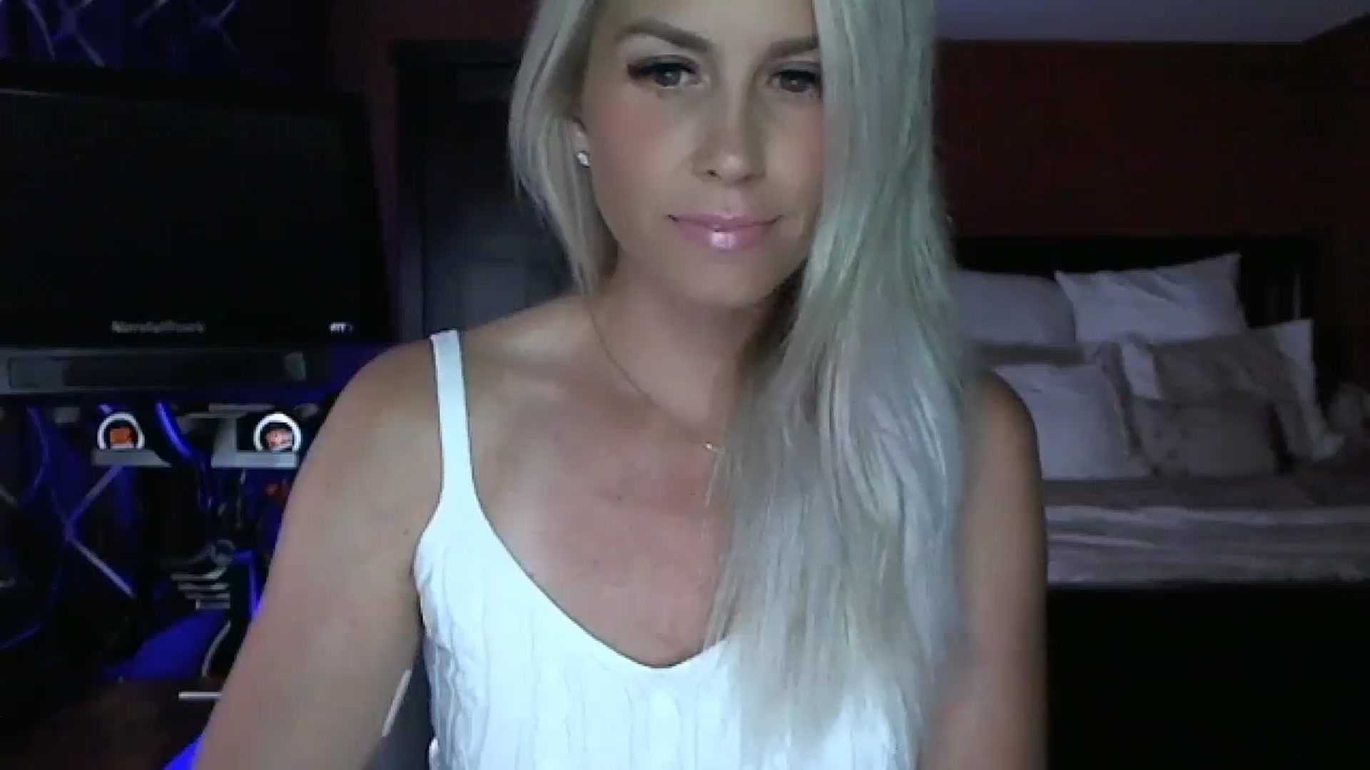 Gallery image thumbnail from Cora9's myfreecams stream on, 08/24/2023, 04:59 image 12 of 20