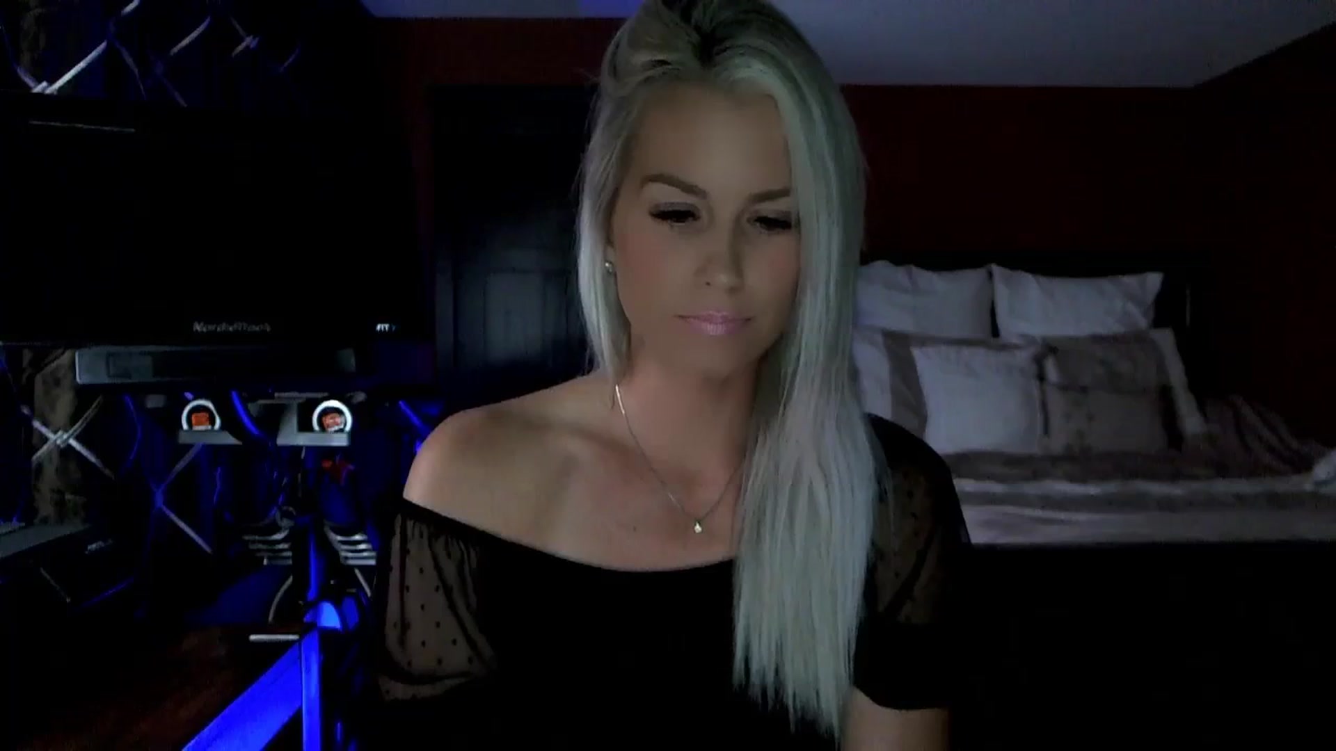 Gallery image thumbnail from Cora9's myfreecams stream on, 08/29/2023, 04:58 image 17 of 20