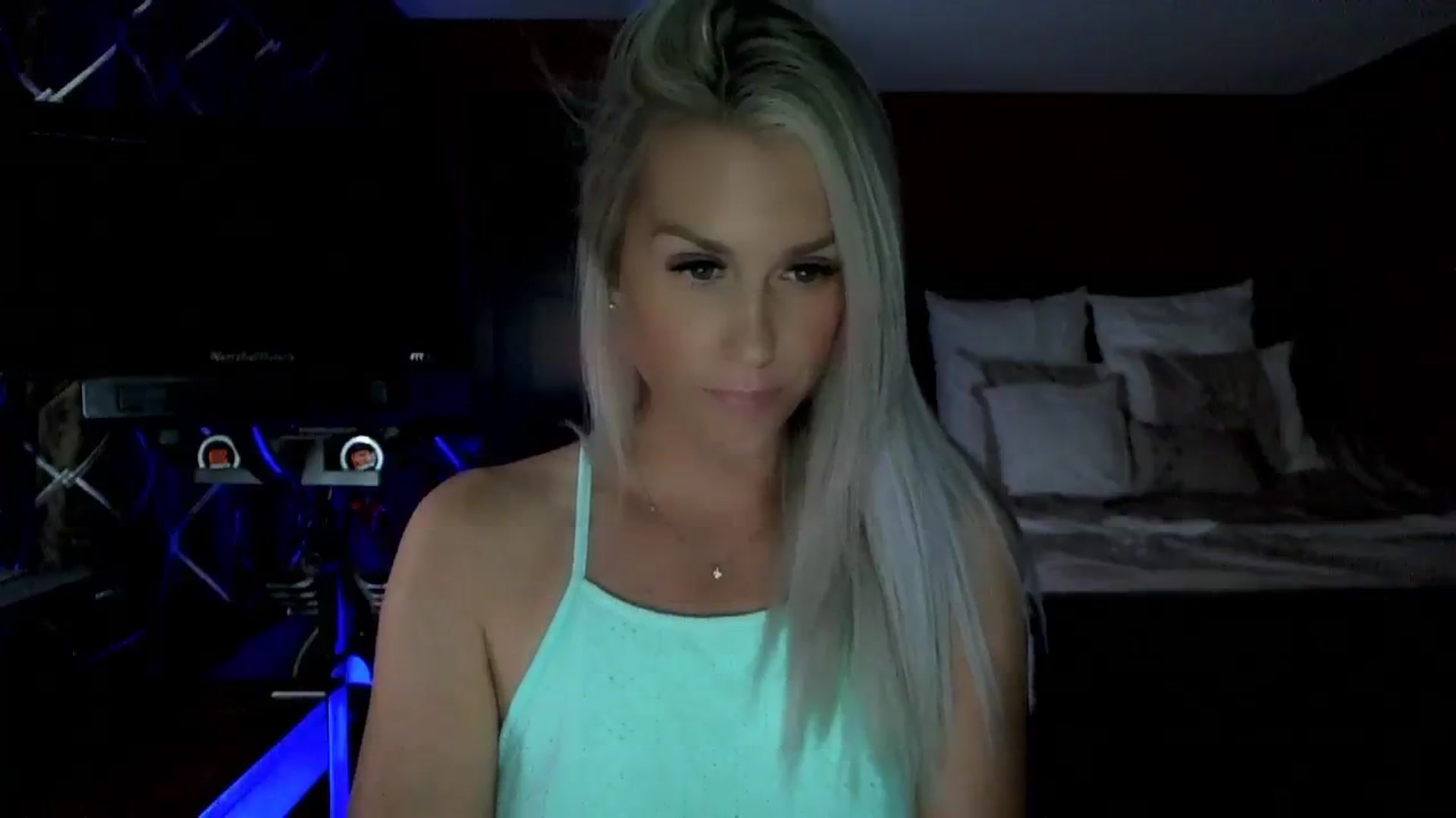 Gallery image thumbnail from Cora9's myfreecams stream on, 08/30/2023, 04:36 image 17 of 20