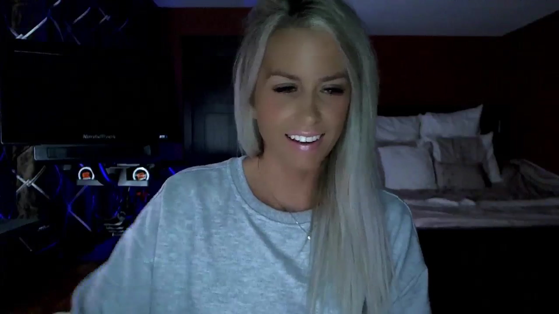 Gallery image thumbnail from Cora9's myfreecams stream on, 08/31/2023, 04:10 image 6 of 20