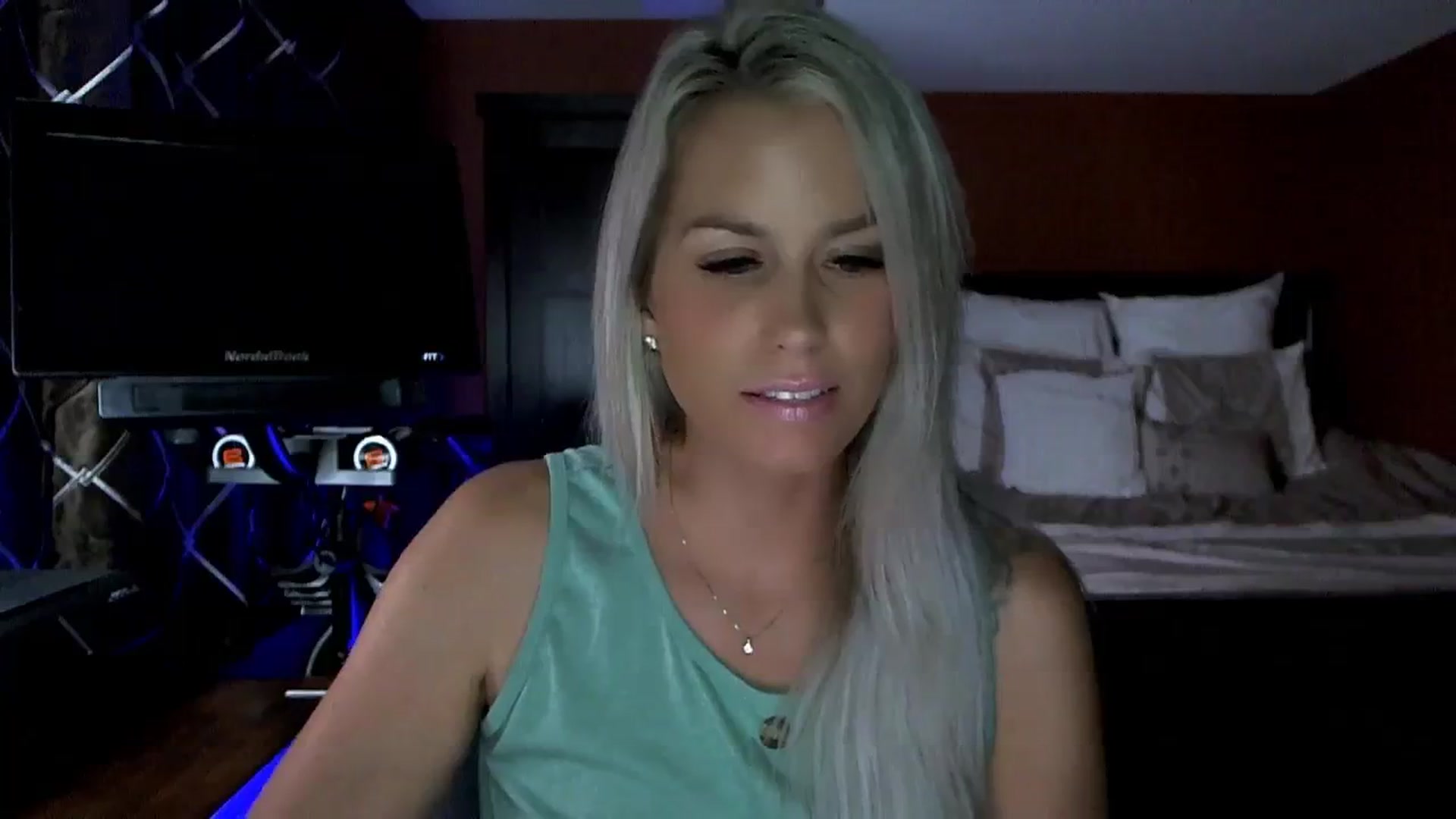 Gallery image thumbnail from Cora9's myfreecams stream on, 09/01/2023, 04:37 image 7 of 20