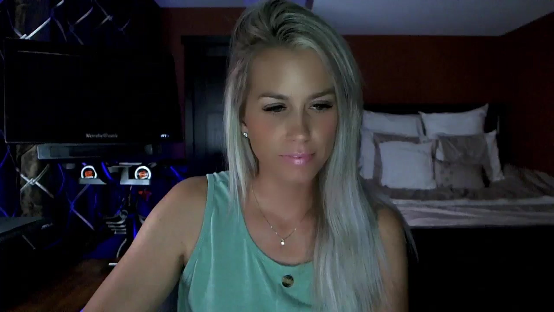 Gallery image thumbnail from Cora9's myfreecams stream on, 09/01/2023, 04:37 image 15 of 20