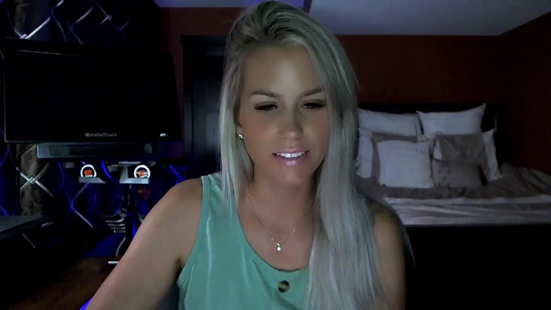 Gallery image thumbnail from Cora9's myfreecams stream on, 09/01/2023, 04:37 image 16 of 20