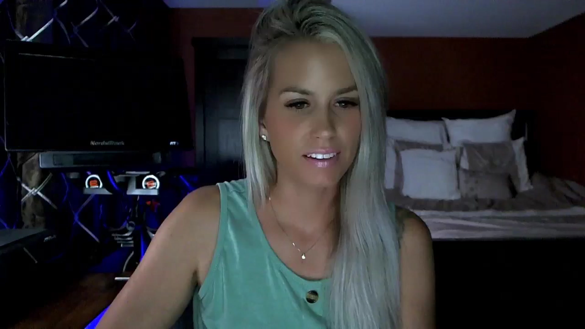 Gallery image thumbnail from Cora9's myfreecams stream on, 09/01/2023, 04:37 image 11 of 20