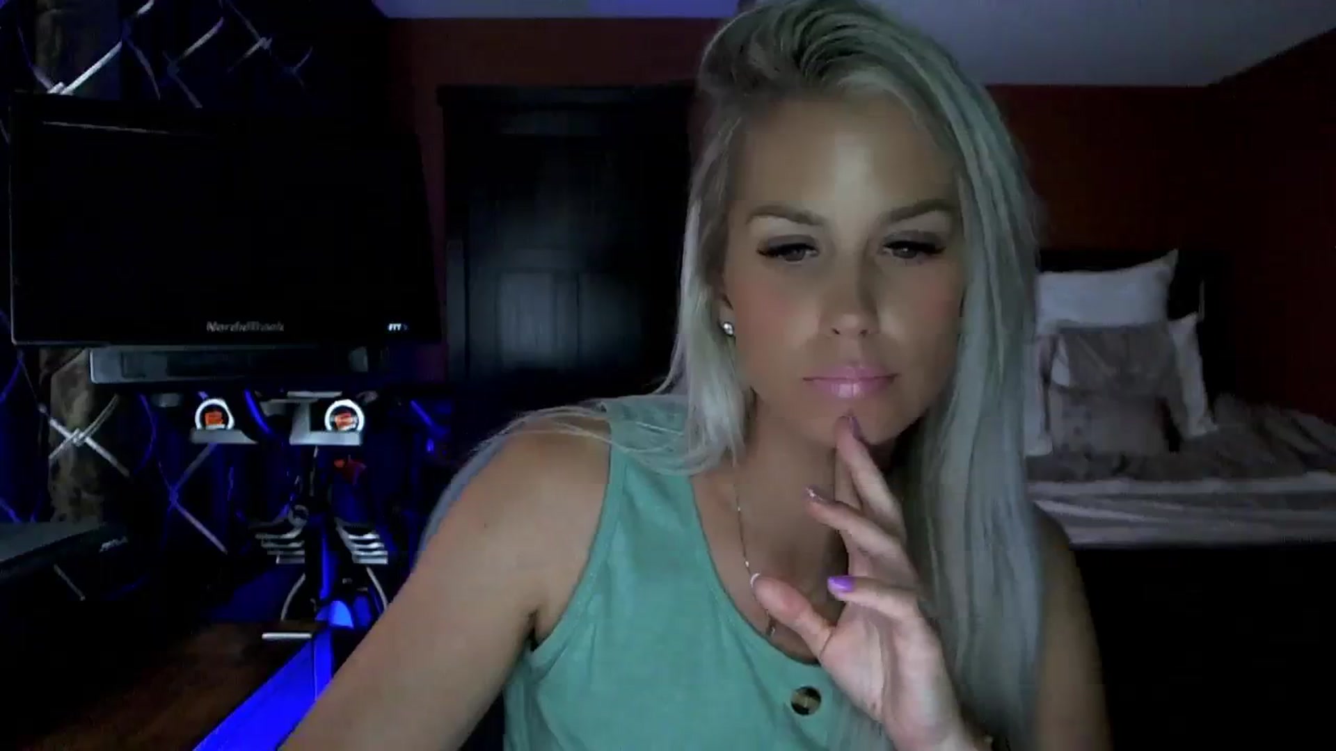 Gallery image thumbnail from Cora9's myfreecams stream on, 09/01/2023, 05:07 image 8 of 20