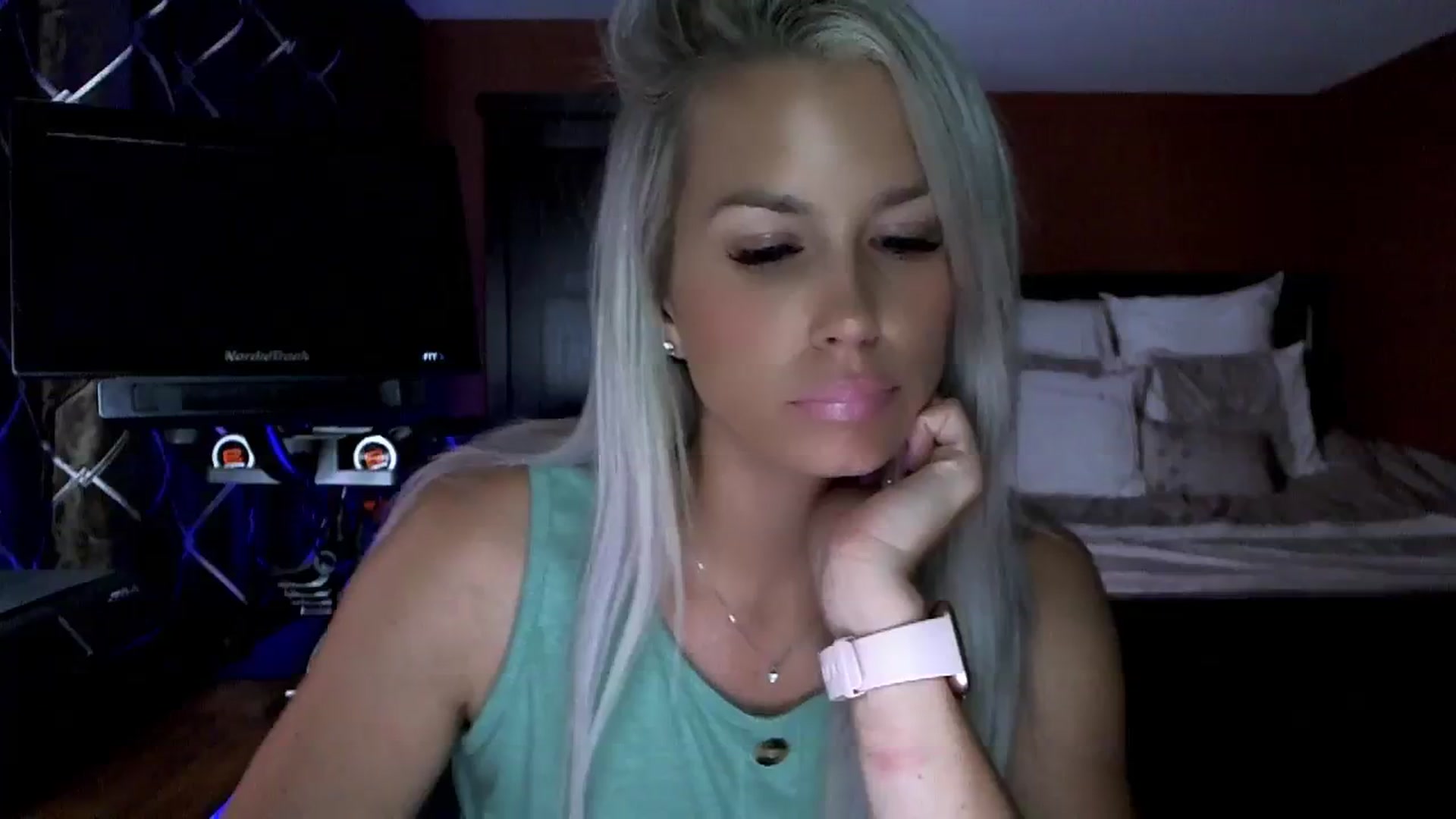 Gallery image thumbnail from Cora9's myfreecams stream on, 09/01/2023, 05:07 image 19 of 20