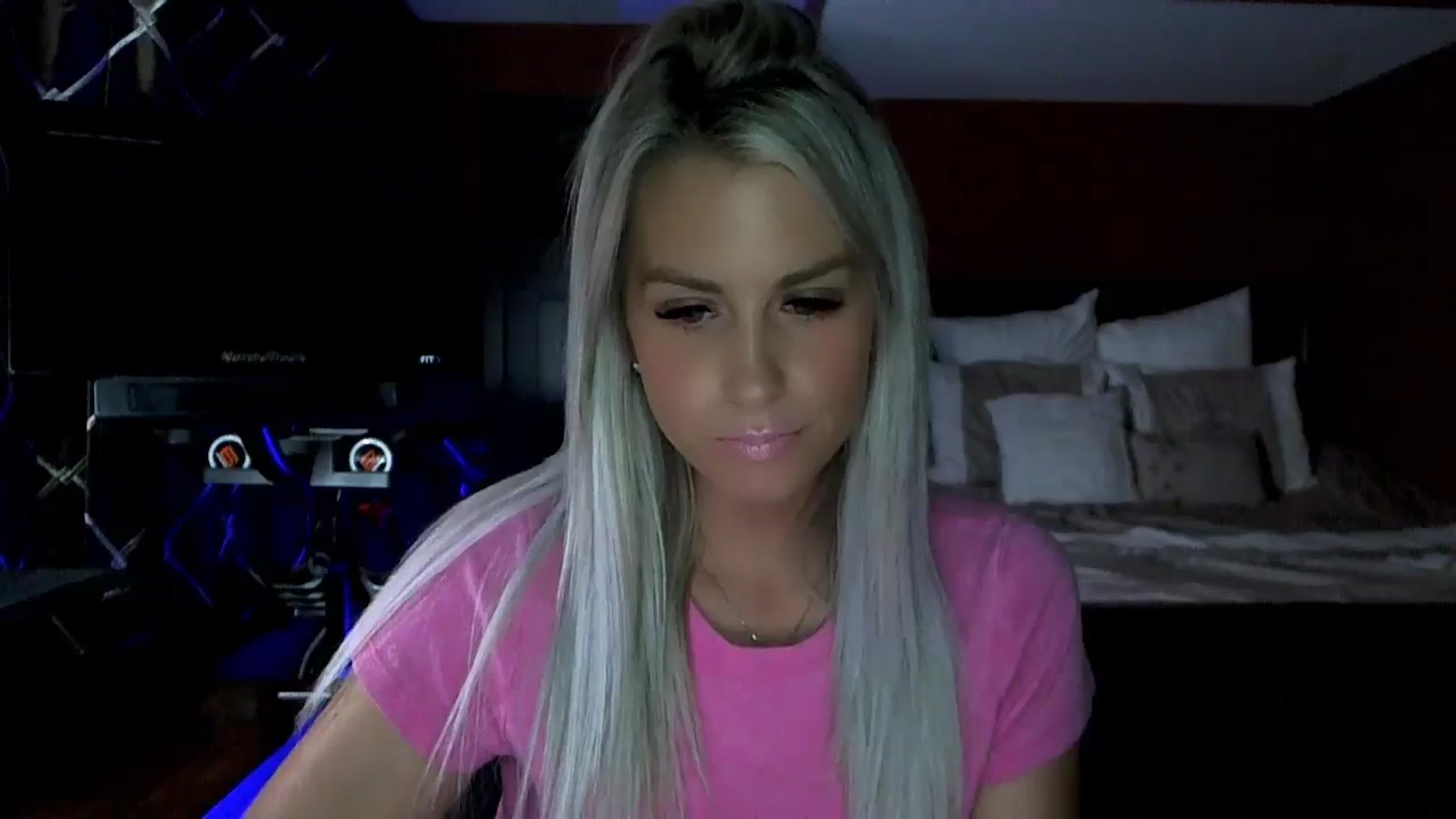 Gallery image thumbnail from Cora9's myfreecams stream on, 09/15/2023, 04:44 image 9 of 20