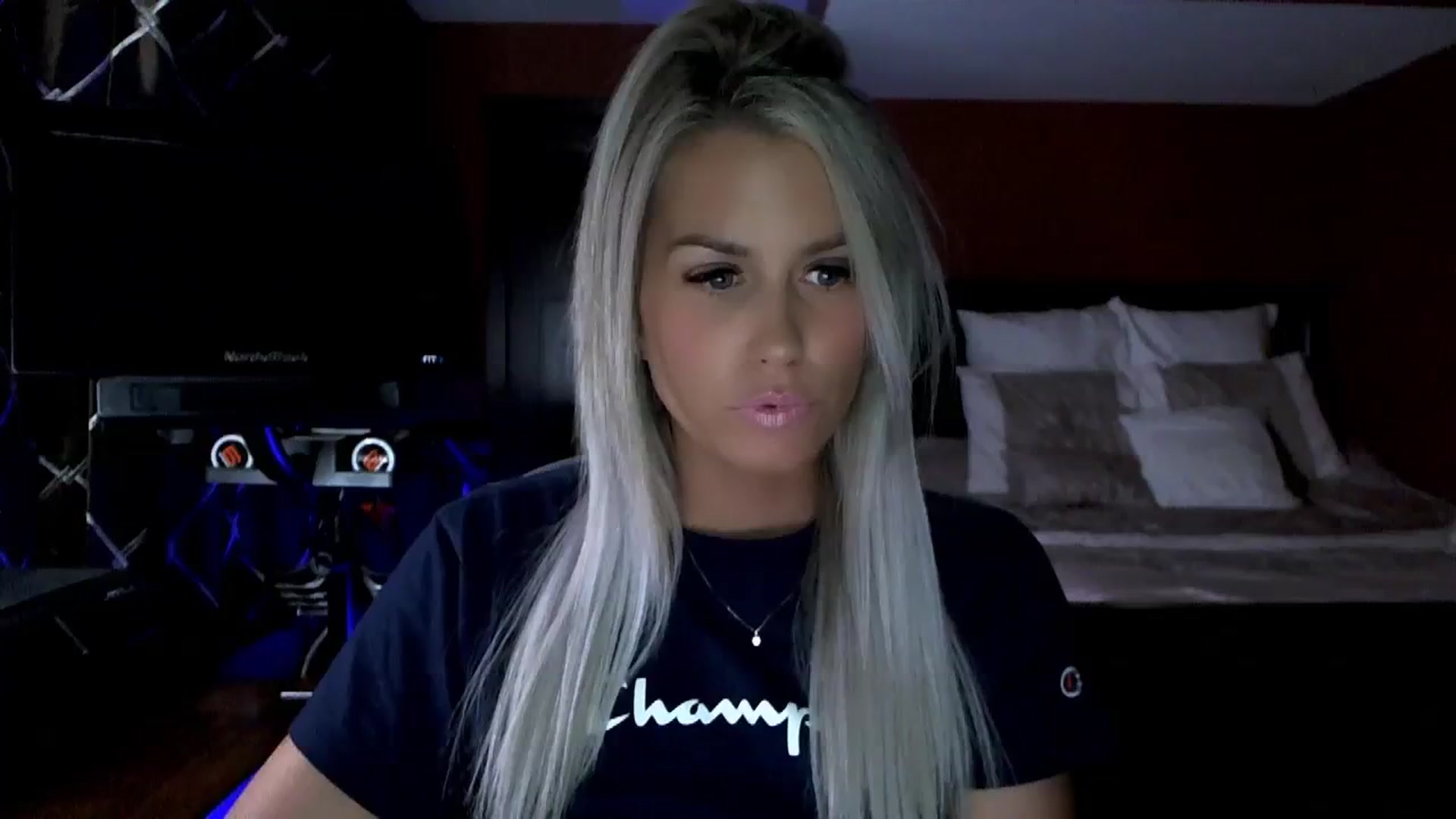 Gallery image thumbnail from Cora9's myfreecams stream on, 09/18/2023, 05:18 image 1 of 20