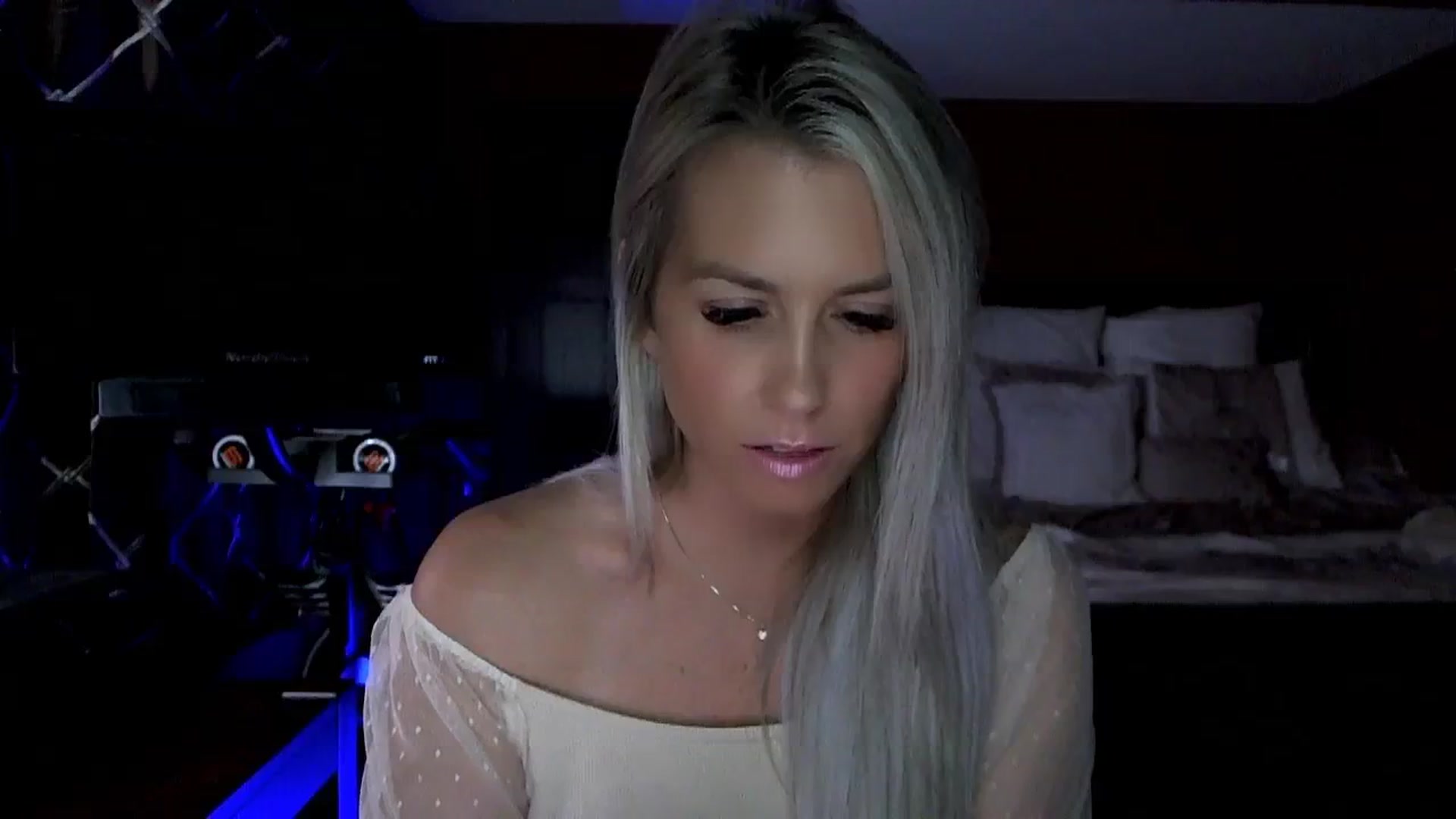 Gallery image thumbnail from Cora9's myfreecams stream on, 09/19/2023, 06:47 image 8 of 20