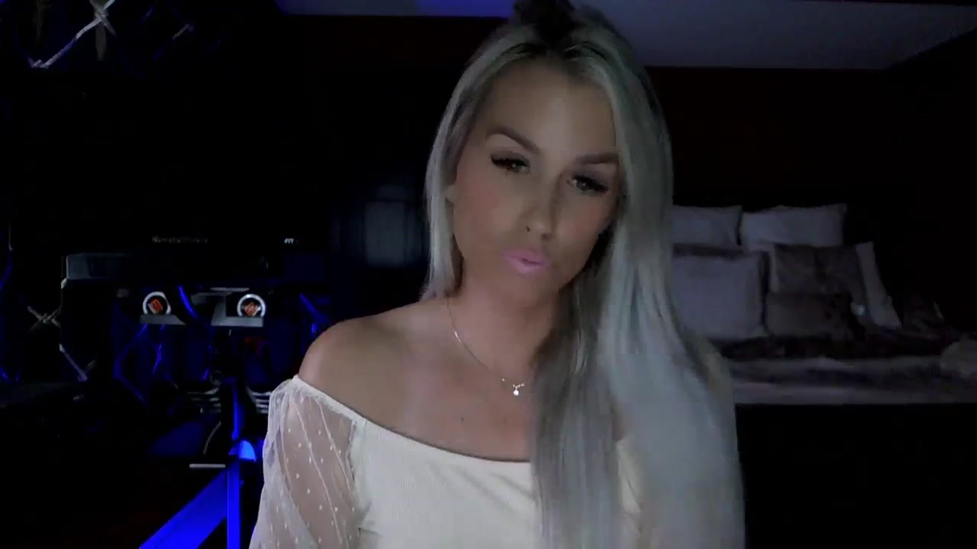 Gallery image thumbnail from Cora9's myfreecams stream on, 09/19/2023, 06:47 image 11 of 20
