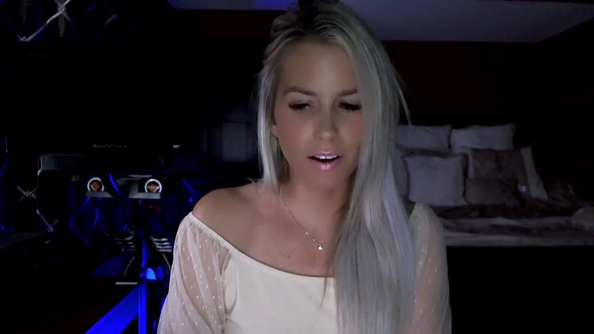 Gallery image thumbnail from Cora9's myfreecams stream on, 09/19/2023, 06:47 image 4 of 20