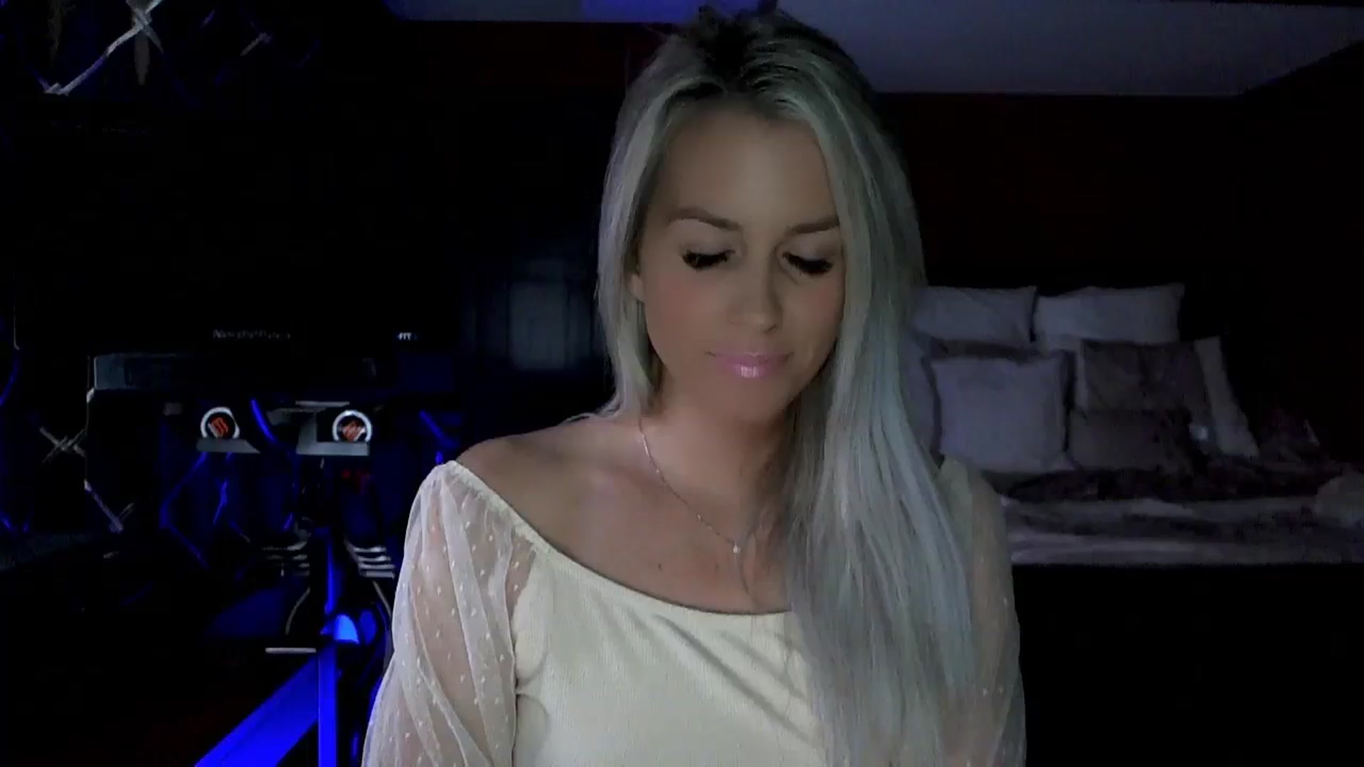 Gallery image thumbnail from Cora9's myfreecams stream on, 09/19/2023, 06:47 image 2 of 20