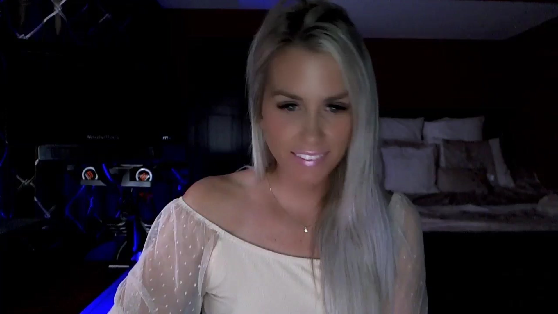 Gallery image thumbnail from Cora9's myfreecams stream on, 09/19/2023, 06:47 image 5 of 20