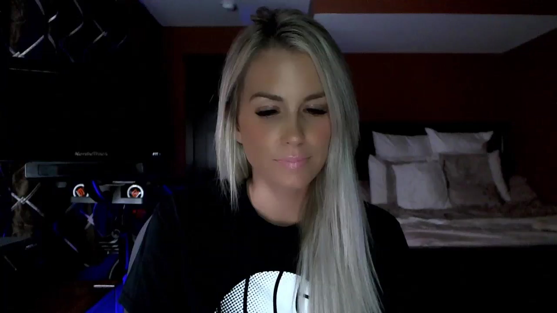 Gallery image thumbnail from Cora9's myfreecams stream on, 09/27/2023, 04:20 image 16 of 20