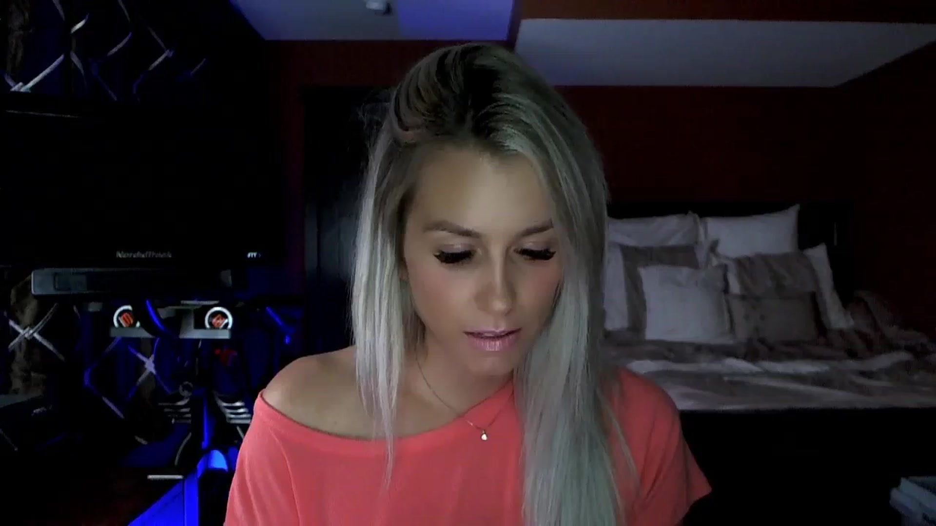Gallery image thumbnail from Cora9's myfreecams stream on, 10/03/2023, 04:58 image 8 of 20