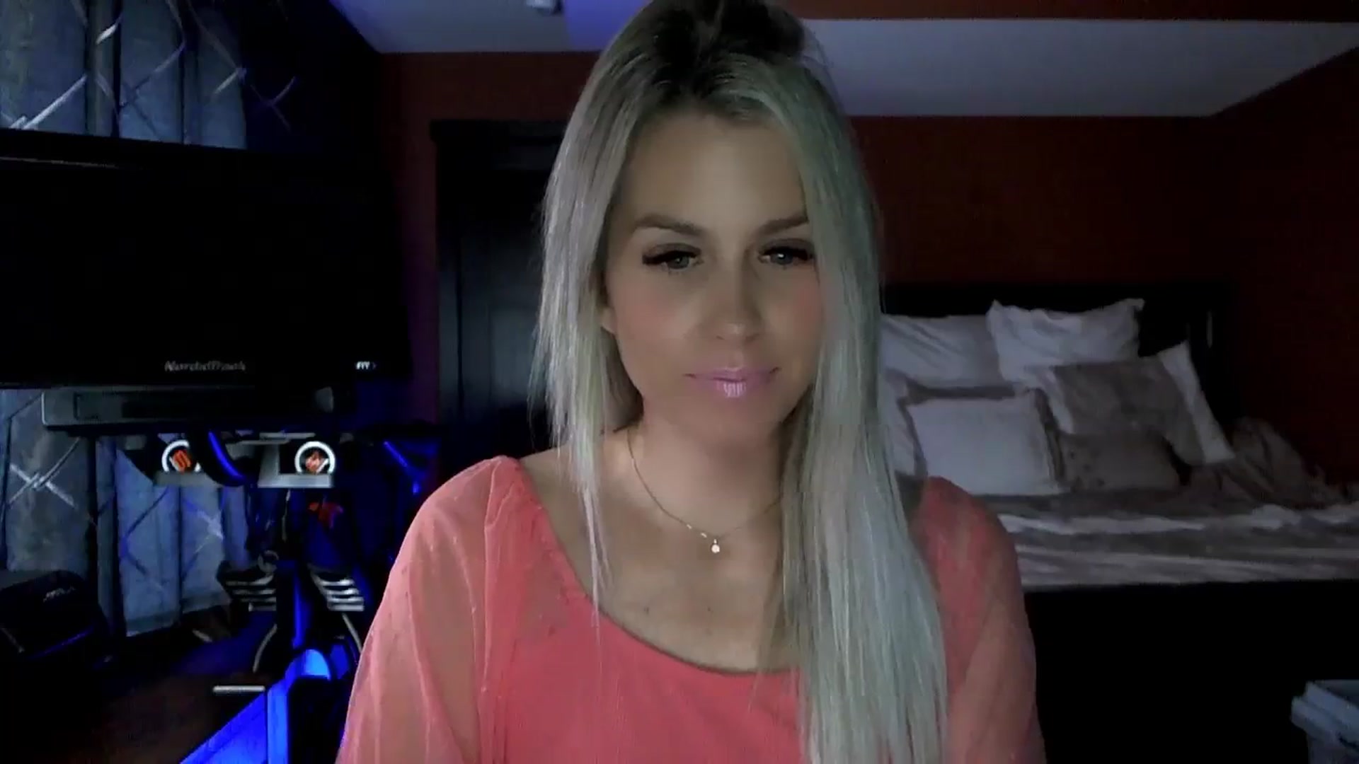 Gallery image thumbnail from Cora9's myfreecams stream on, 10/11/2023, 20:45 image 10 of 20