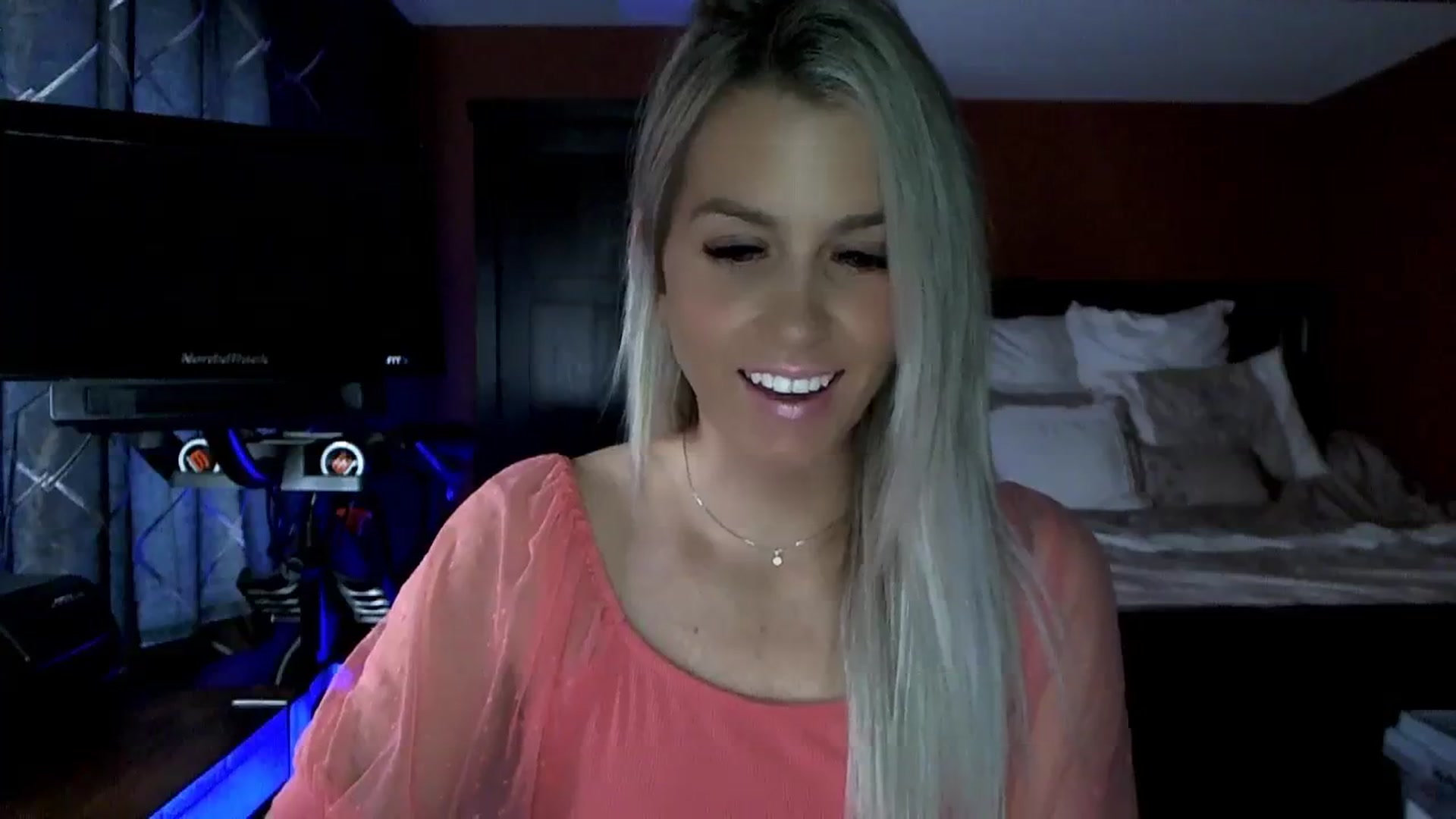 Gallery image thumbnail from Cora9's myfreecams stream on, 10/11/2023, 20:45 image 20 of 20