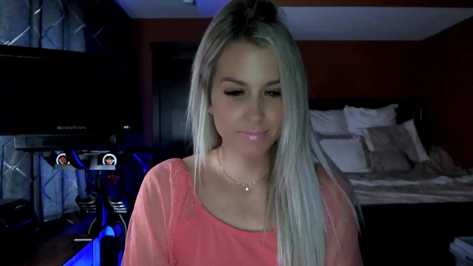Gallery image thumbnail from Cora9's myfreecams stream on, 10/11/2023, 20:45 image 11 of 20