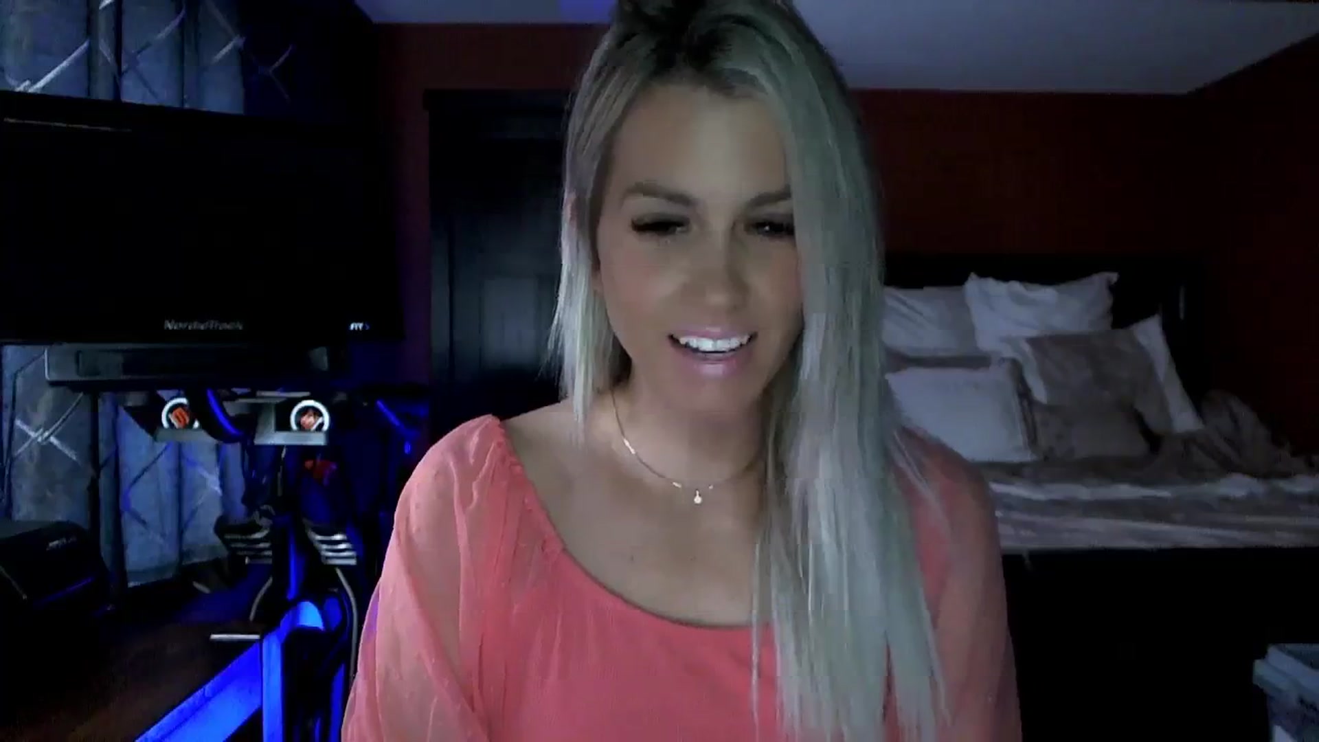 Gallery image thumbnail from Cora9's myfreecams stream on, 10/11/2023, 20:45 image 18 of 20