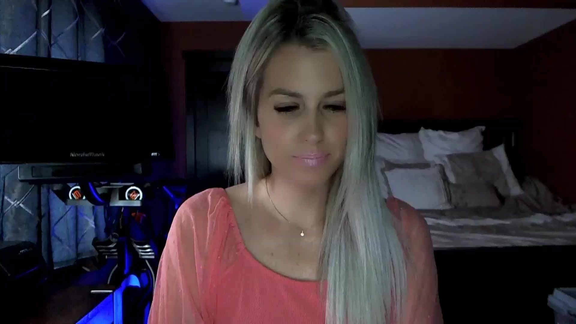 Gallery image thumbnail from Cora9's myfreecams stream on, 10/11/2023, 20:45 image 2 of 20