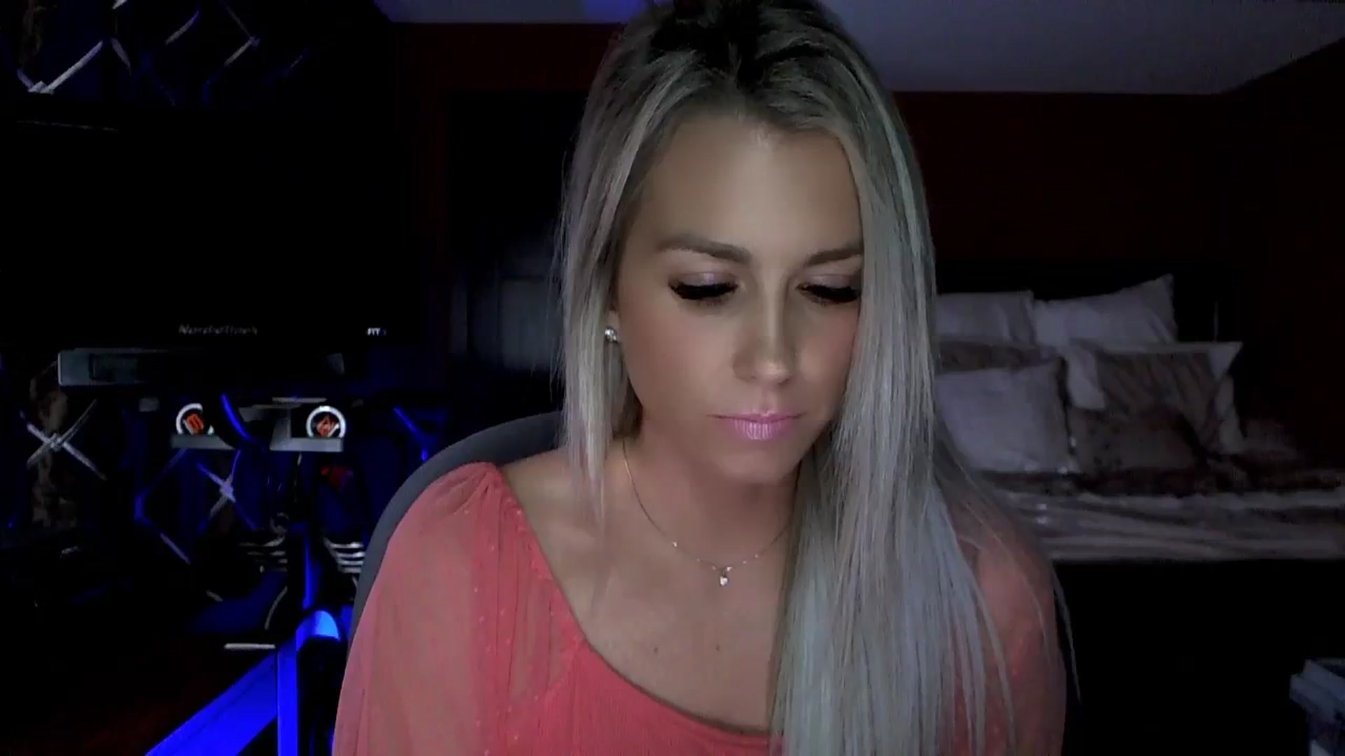 Gallery image thumbnail from Cora9's myfreecams stream on, 10/13/2023, 04:13 image 13 of 20