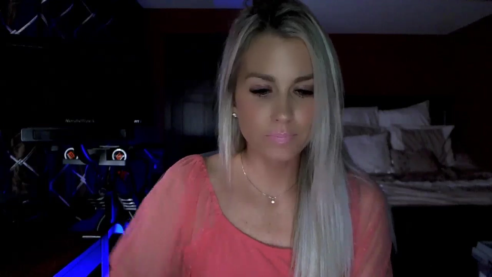 Gallery image thumbnail from Cora9's myfreecams stream on, 10/13/2023, 04:13 image 10 of 20