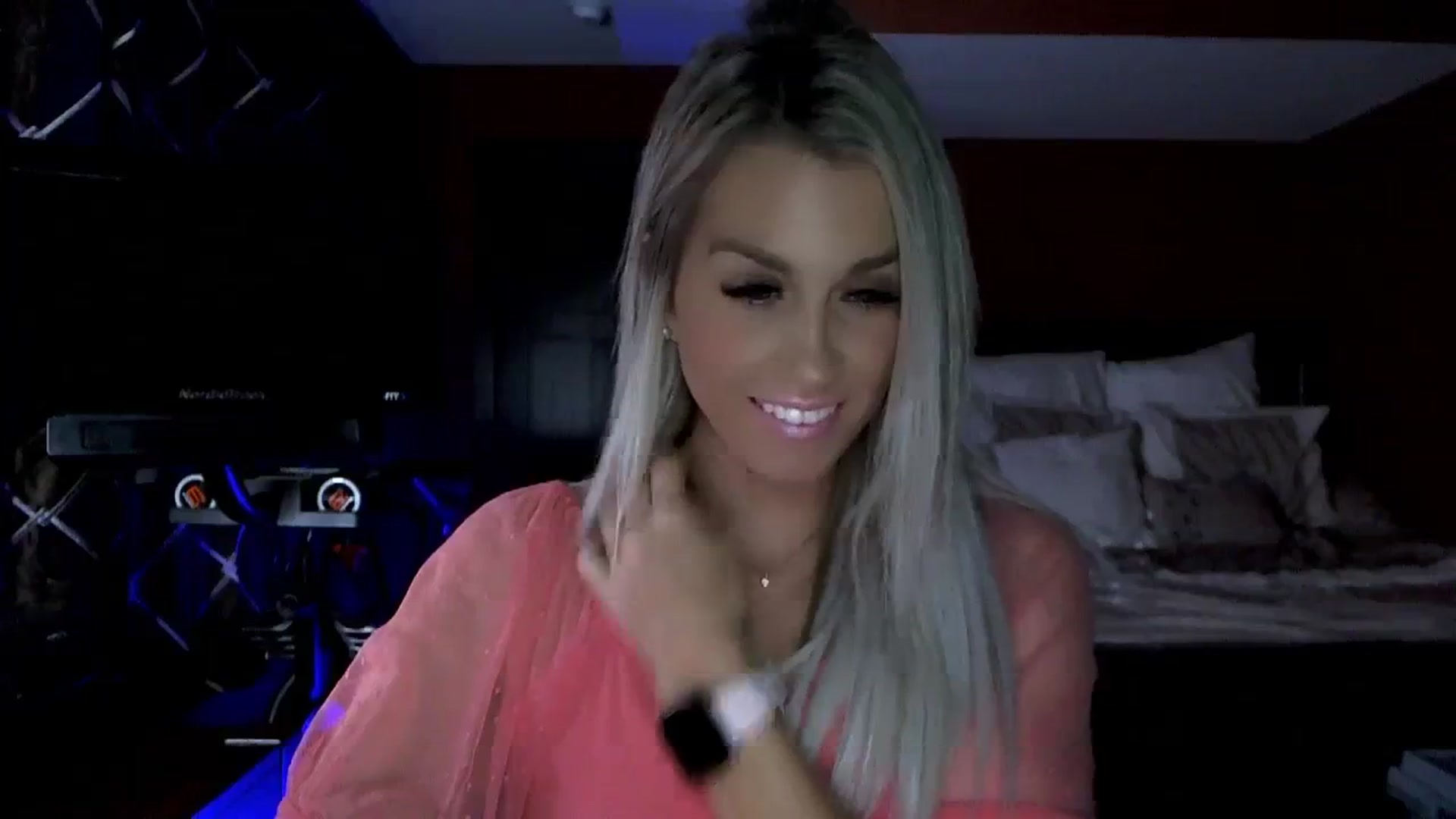Gallery image thumbnail from Cora9's myfreecams stream on, 10/13/2023, 05:01 image 10 of 20