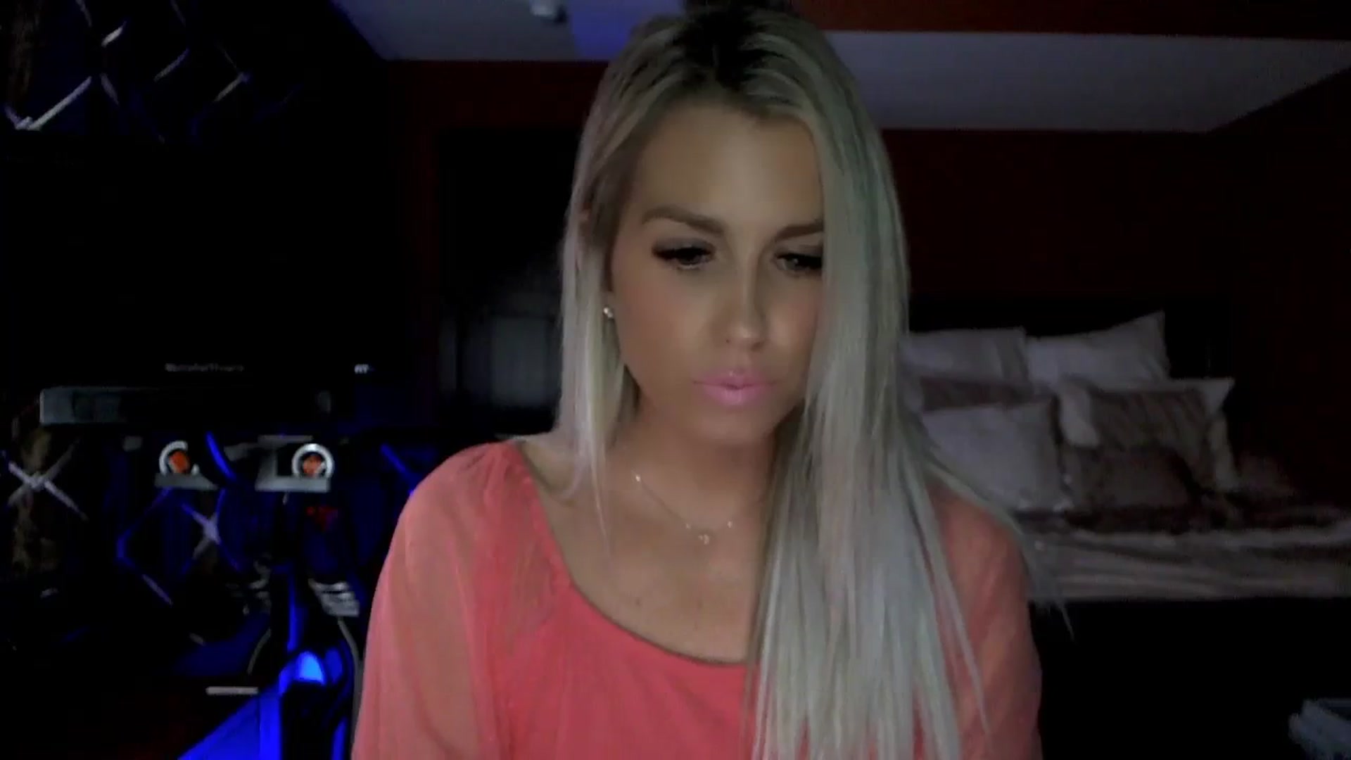 Gallery image thumbnail from Cora9's myfreecams stream on, 10/13/2023, 05:01 image 7 of 20