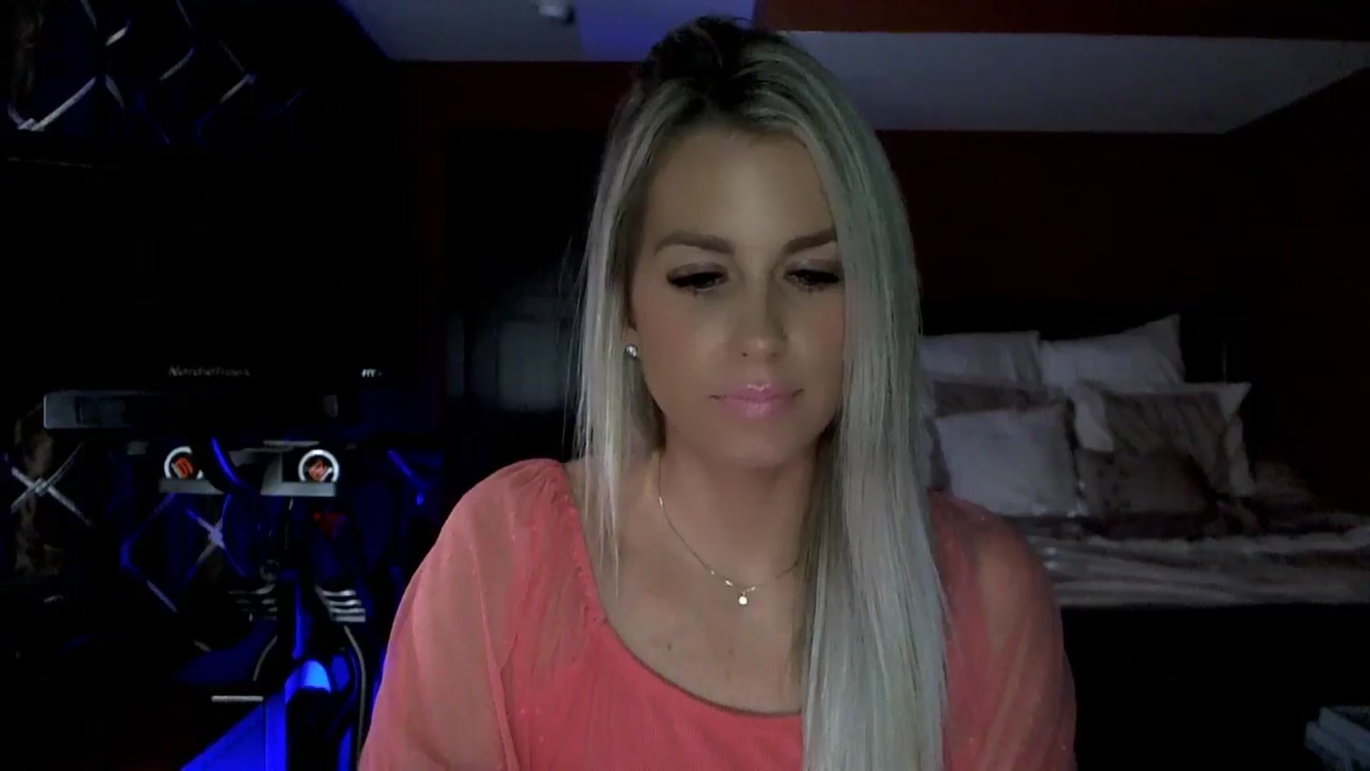 Gallery image thumbnail from Cora9's myfreecams stream on, 10/13/2023, 05:55 image 8 of 20
