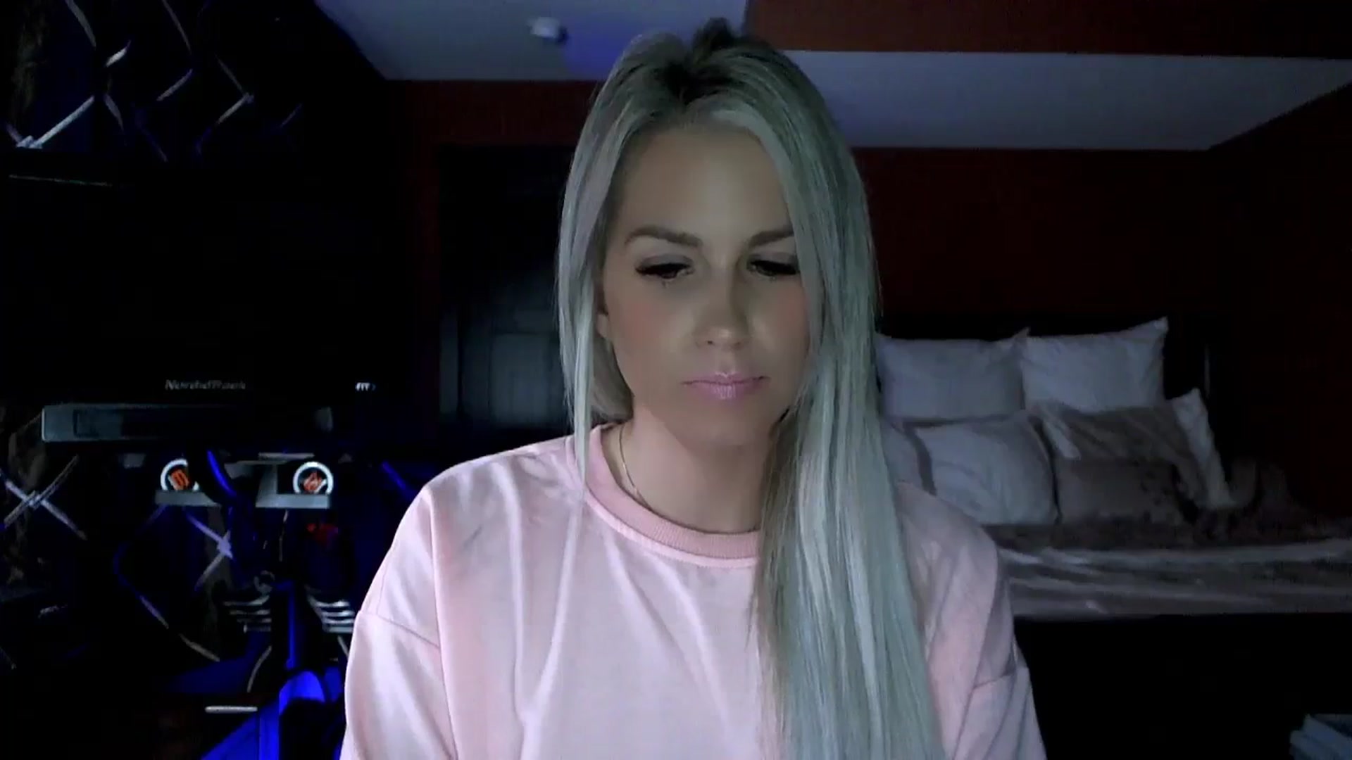 Gallery image thumbnail from Cora9's myfreecams stream on, 10/18/2023, 04:51 image 5 of 20