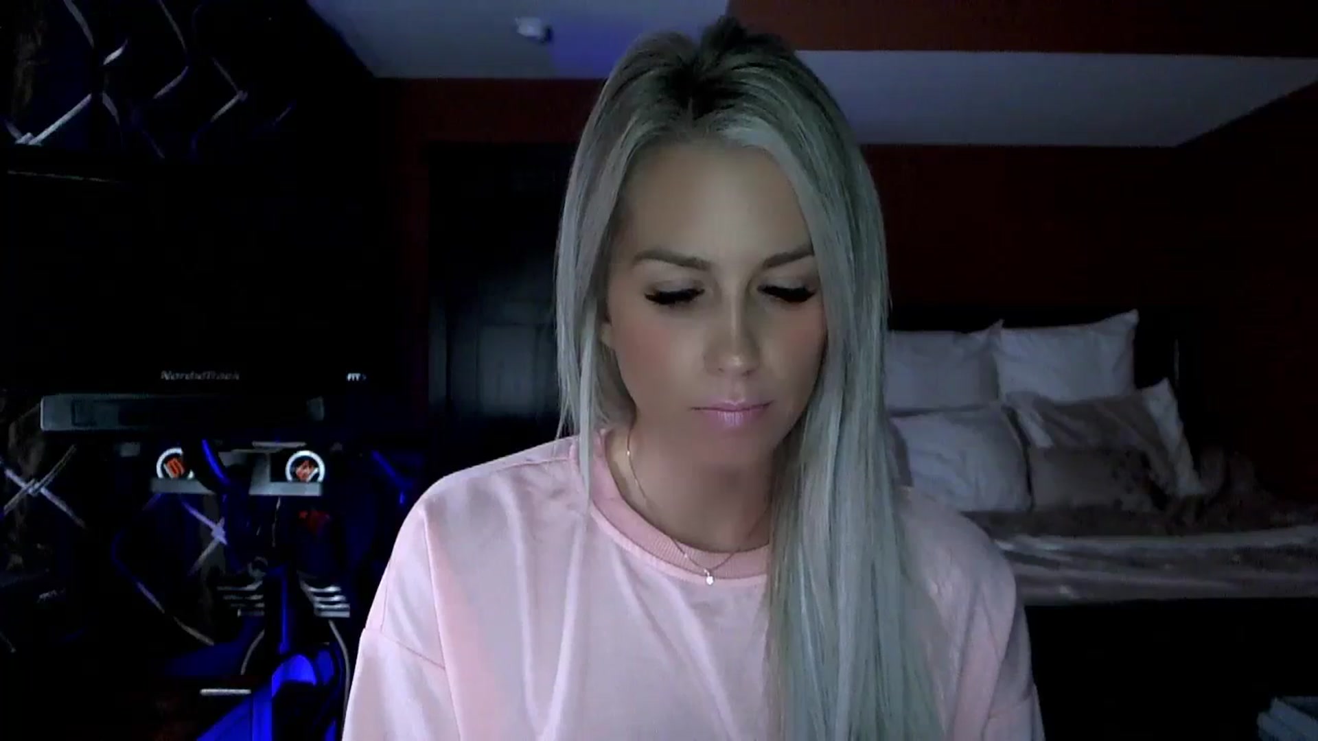 Gallery image thumbnail from Cora9's myfreecams stream on, 10/18/2023, 04:51 image 8 of 20